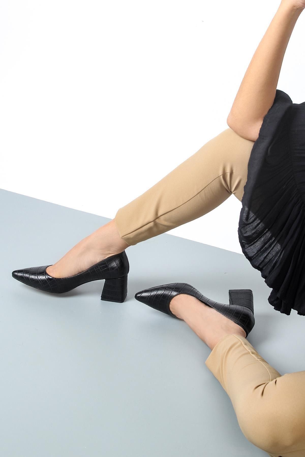 Gökhan Talay Siyah Kroko Kadın Topuklu Ayakkabı