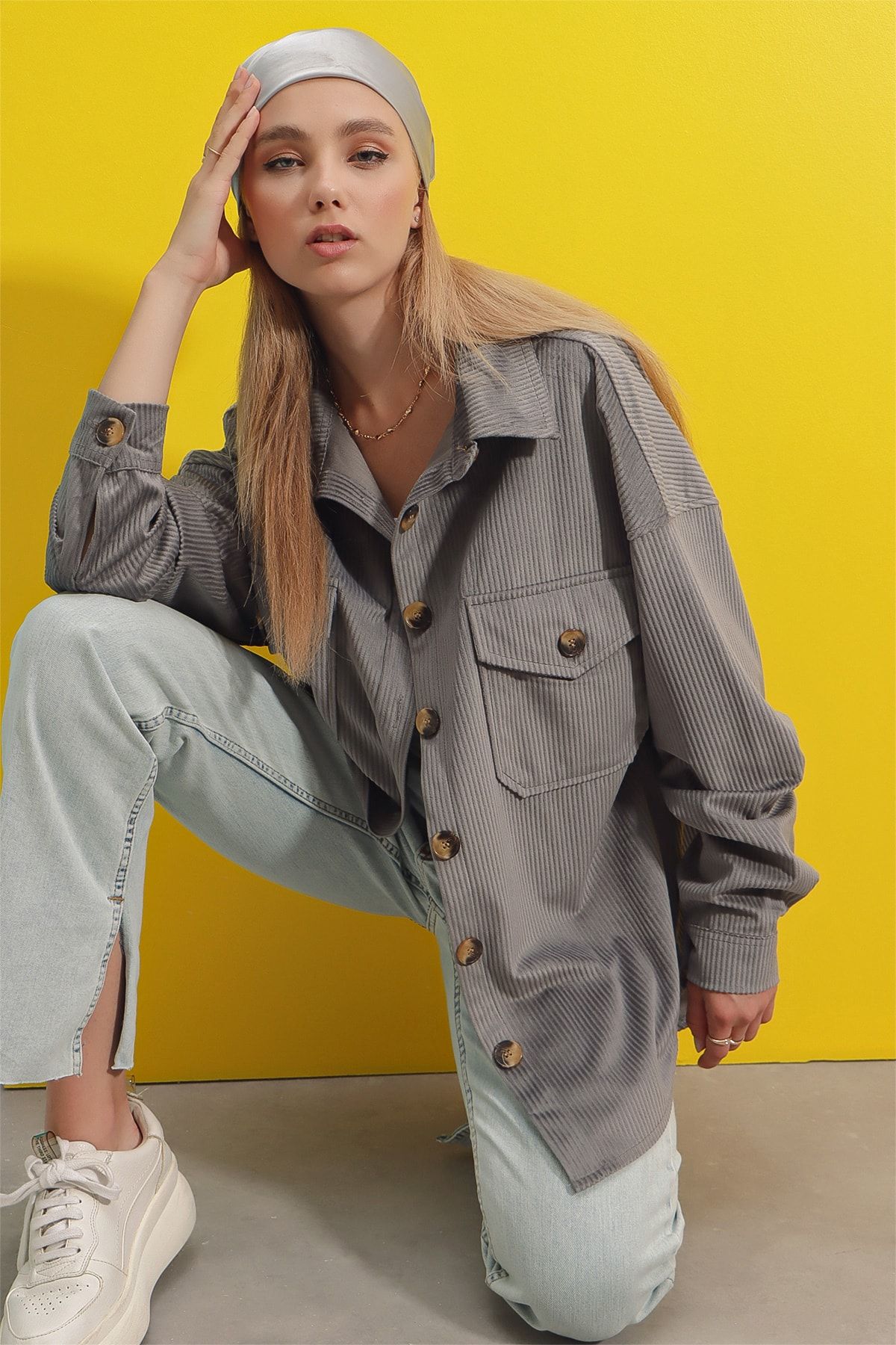 Trend Alaçatı Stili Kadın Gri Kadife Pamuklu Çift Cep Oversize Ceket Gömlek ALC-690-001