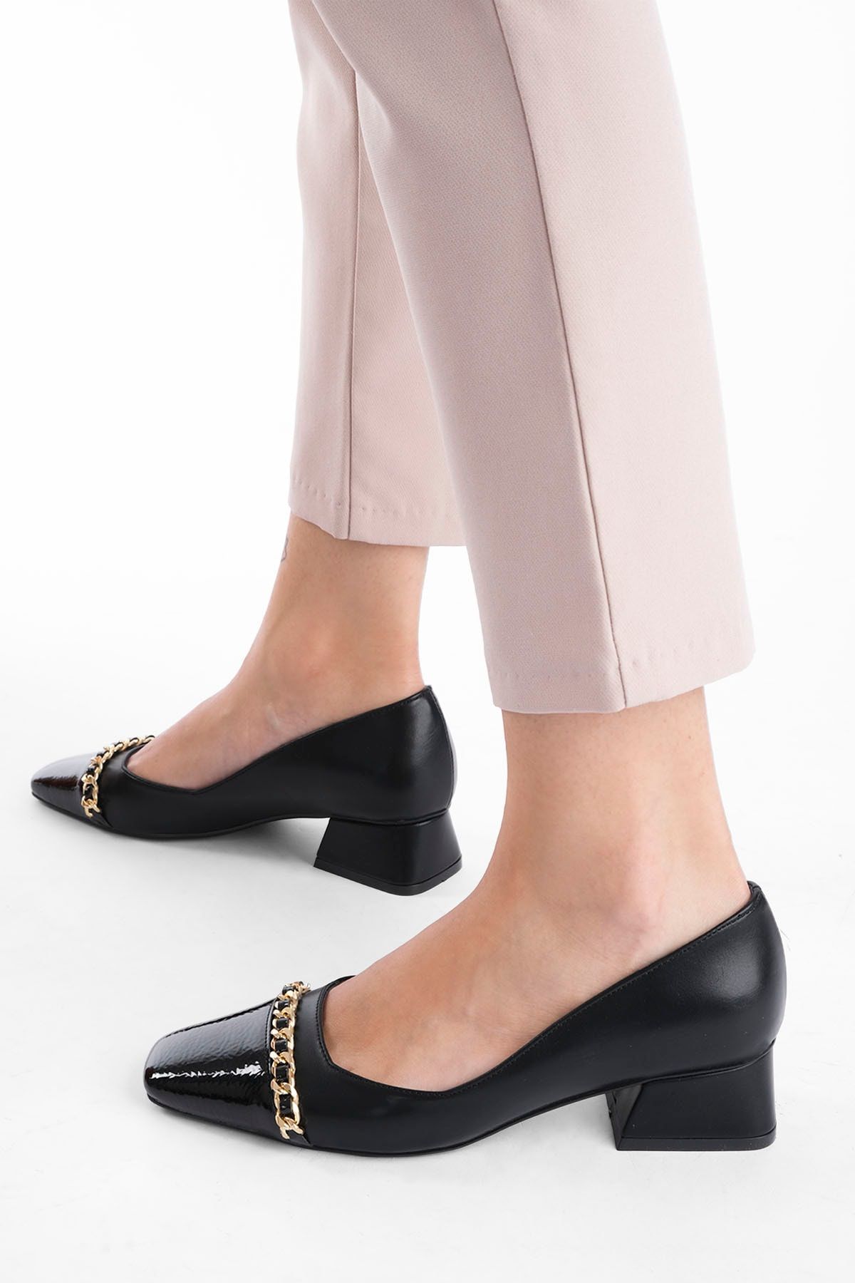 Marjin Kadın Günlük Klasik Topuklu Ayakkabı Zincirli Küt Burun Radiz siyah Rugan