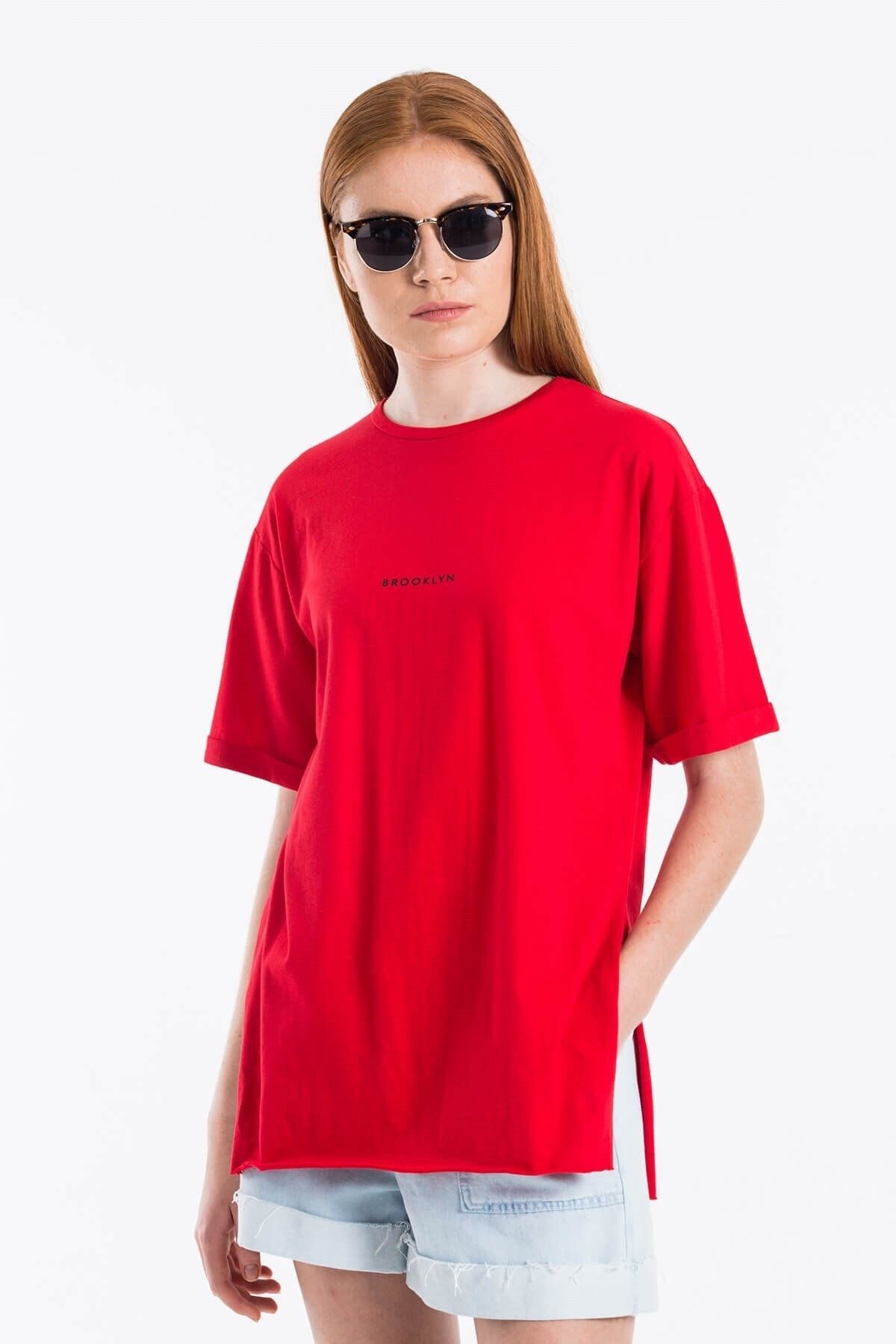 Mossta Kadın Kırmızı Yırtmaçlı Lazer Kesim T-shirt