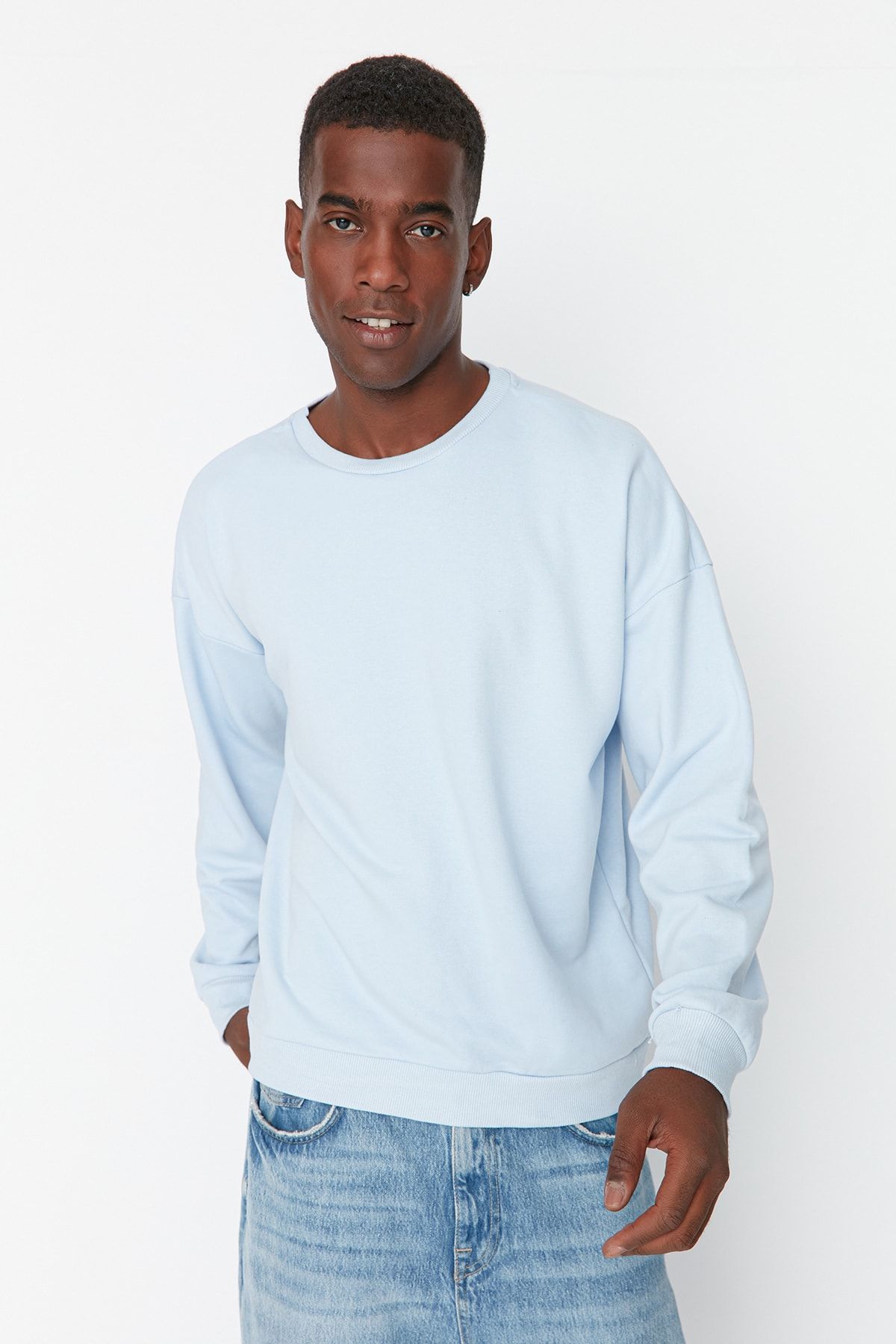 TRENDYOL MAN Mavi  Basic Oversize/Geniş Kesim Sweatshirt TMNAW22SW0612