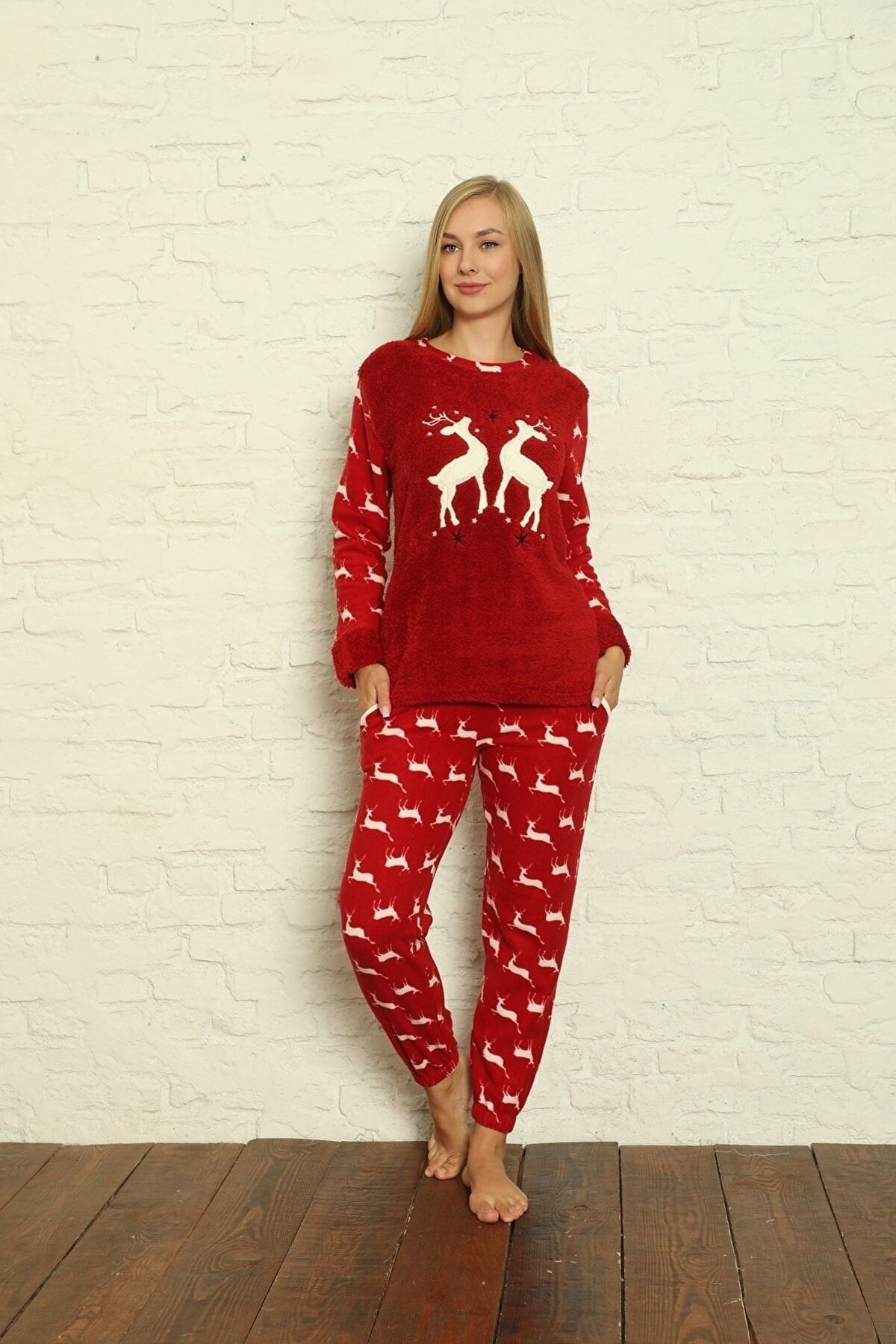 shopshop Kadın Kırmızı Geyik Detaylı Polar Peluş Pijama Takımı-9090