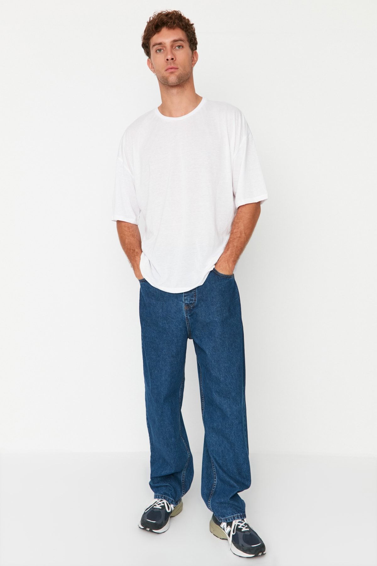 TRENDYOL MAN Indigo Wide Leg Jeans TMNSS22JE0229