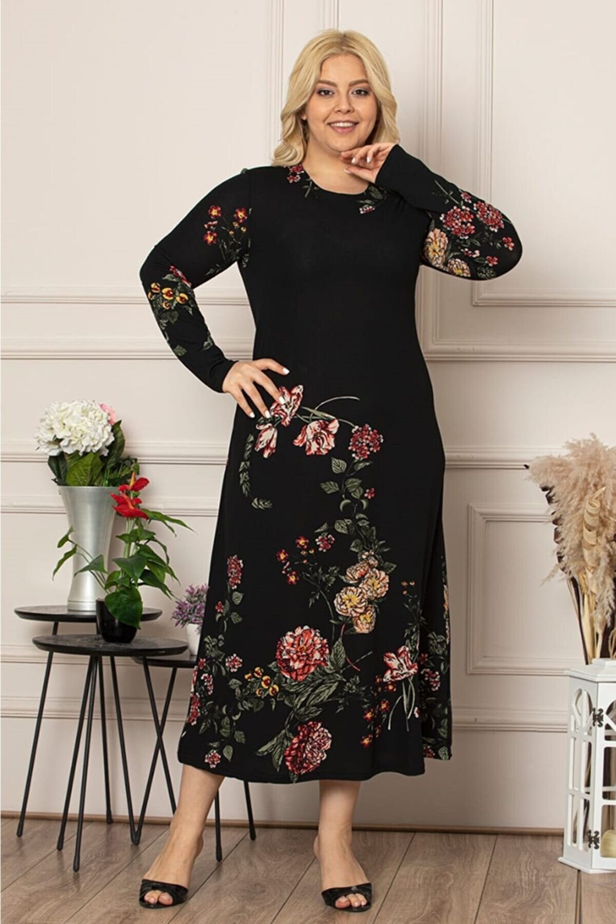 1fazlası Kadın Siyah Çiçek Desen Uzun Esnek Krep Elbise