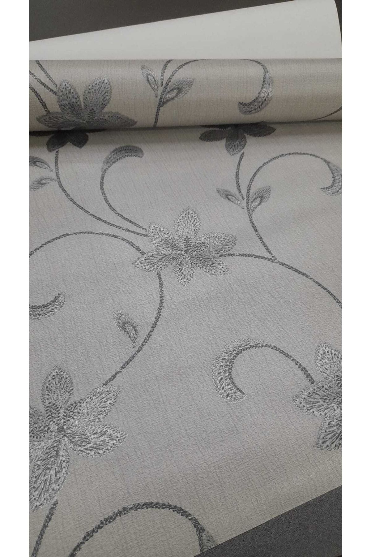 oskar Modern Çiçek Desenli Gri Üzerine Gümüş Detaylı Duvar Kağıdı 5m2