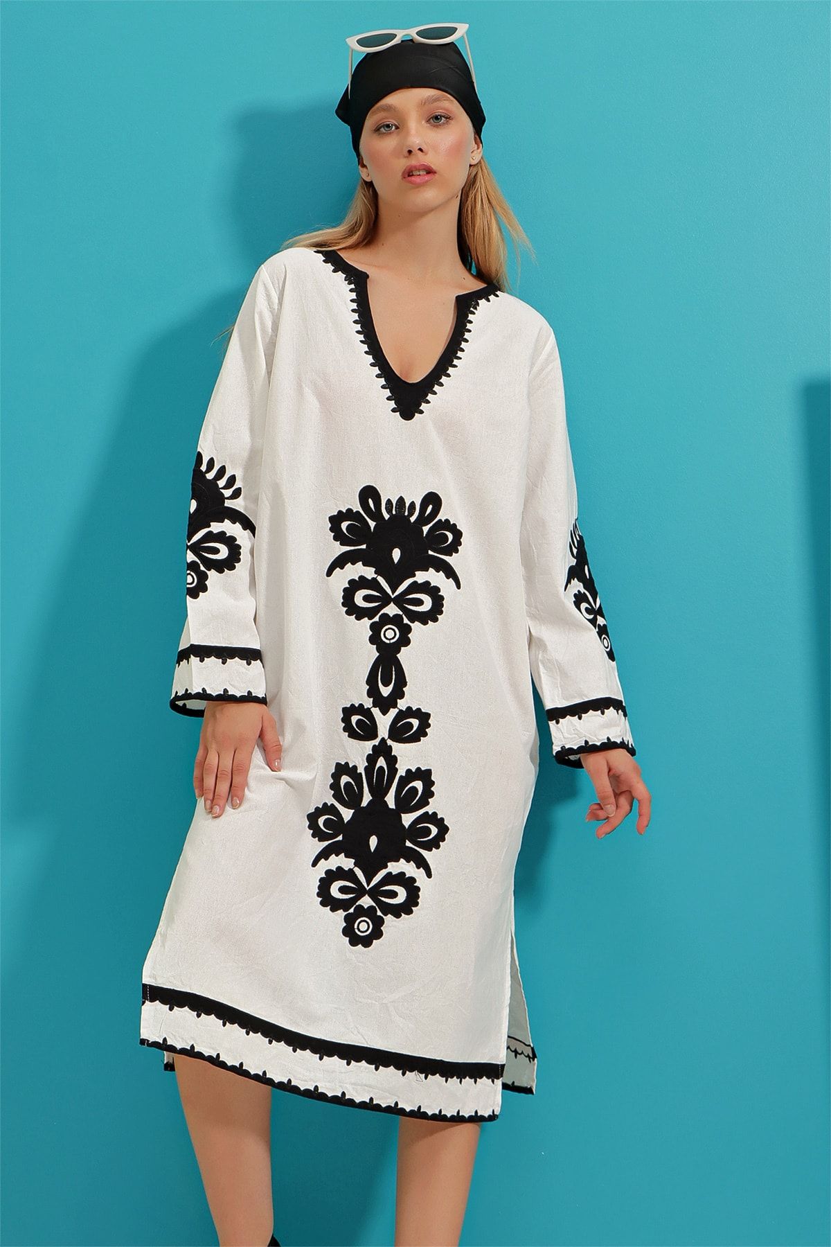 Trend Alaçatı Stili Kadın Beyaz Nakış İşlemeli Poplin Elbise ALC-X9217