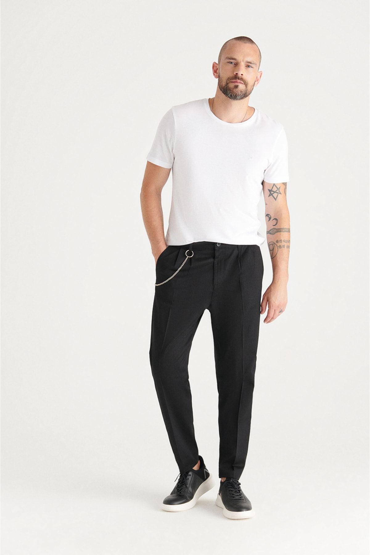 Avva Erkek Siyah Yandan Cepli Pileli Zincir Detaylı Düz Relaxed Fit Pantolon A11y3010