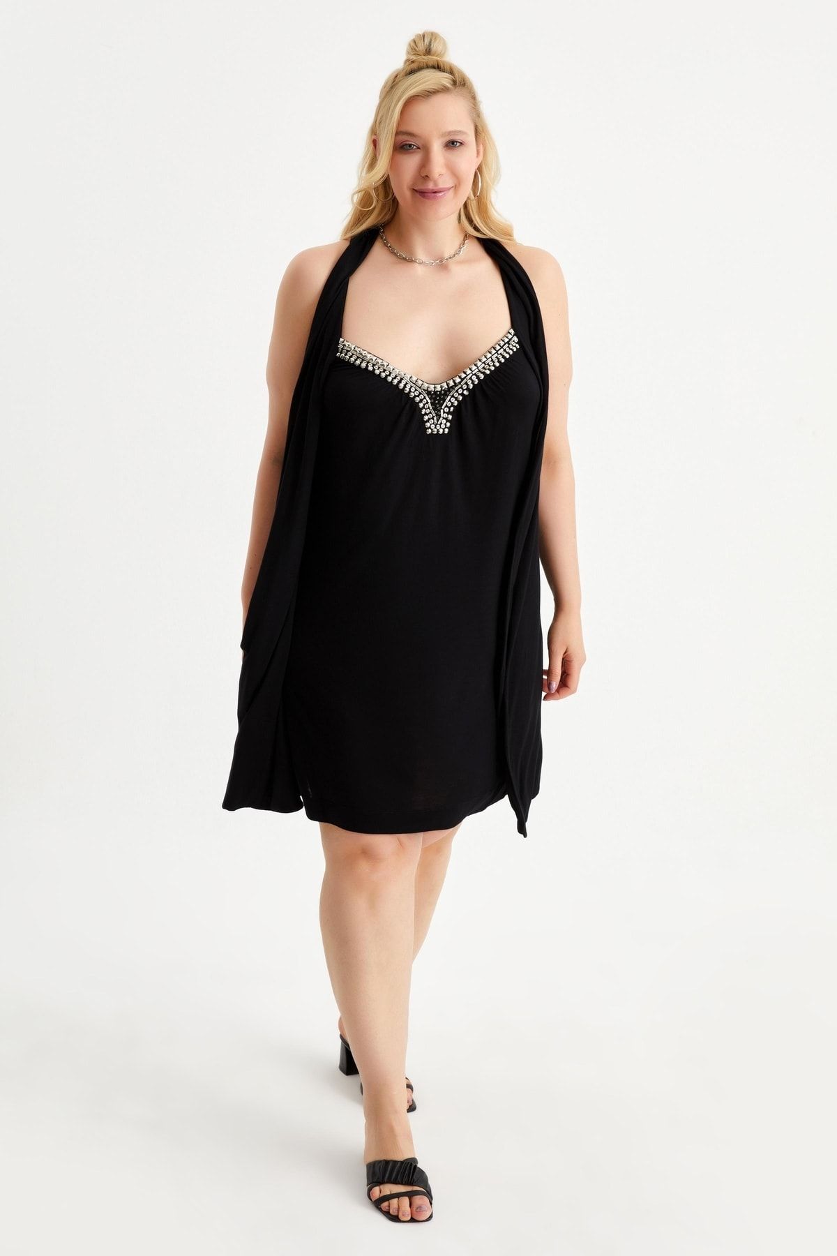 Hanna's Kadın Siyah Göğüs Dekolteli Boncuk Işlemeli Örme Büyük Beden Elbise