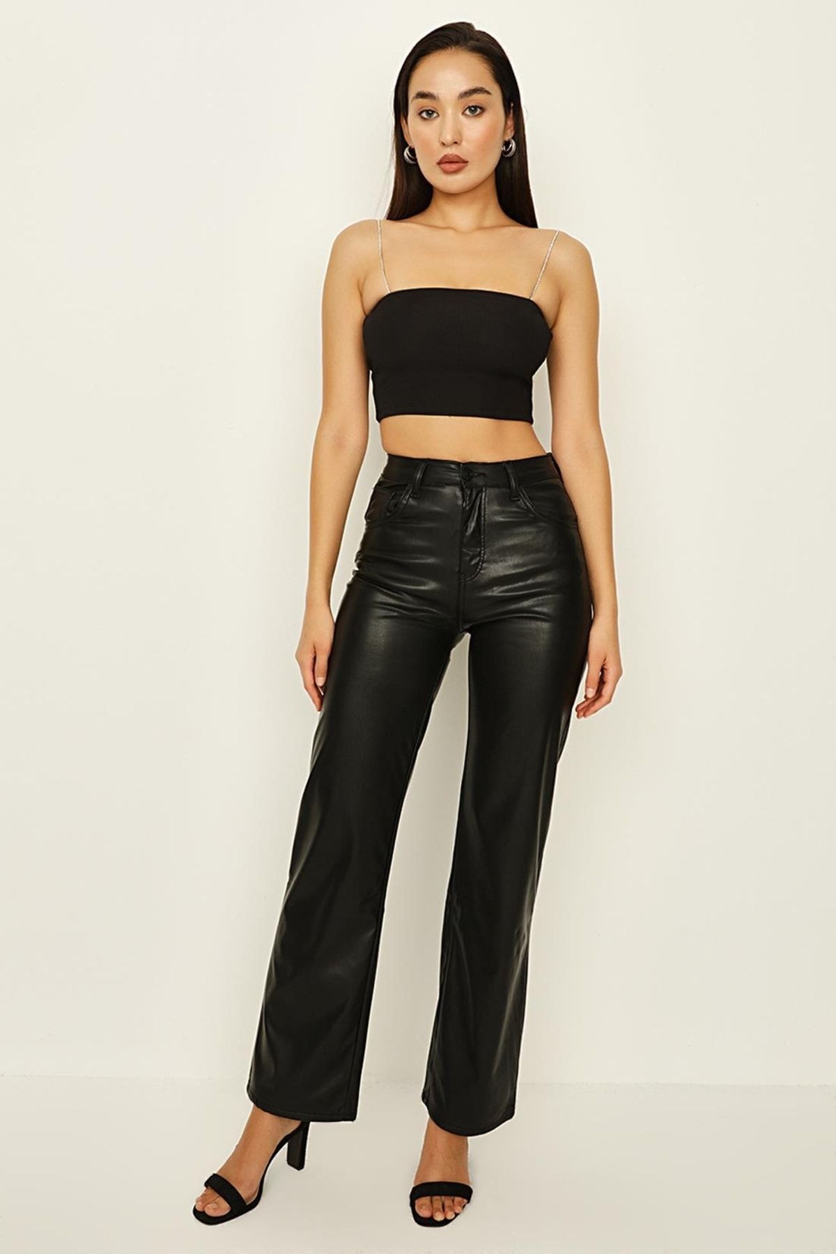 Select Moda Kadın Siyah Deri Görünümlü Geniş Paça Pantolon
