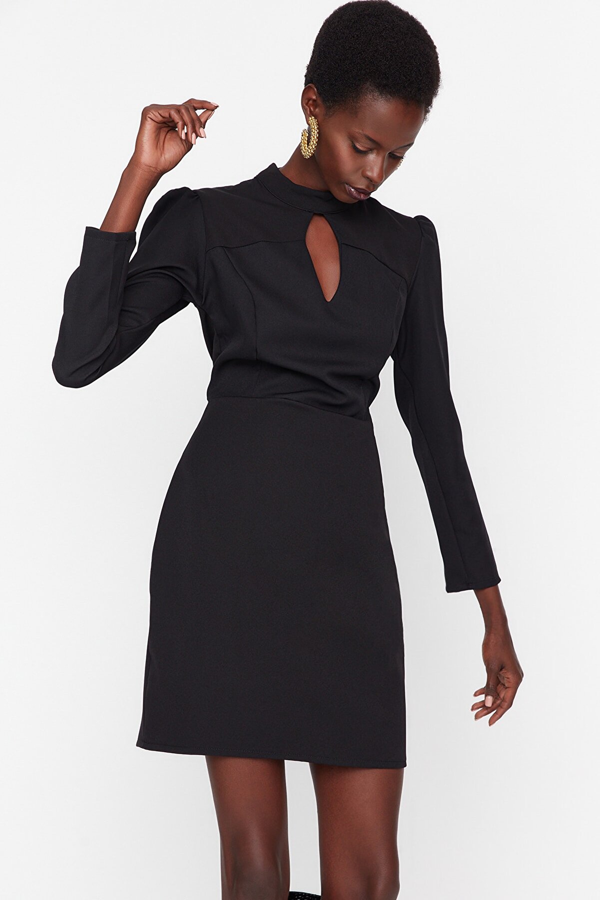TRENDYOLMİLLA Siyah A Kesim Yaka Detaylı  Mini Dokuma Elbise  TWOAW22EL0393