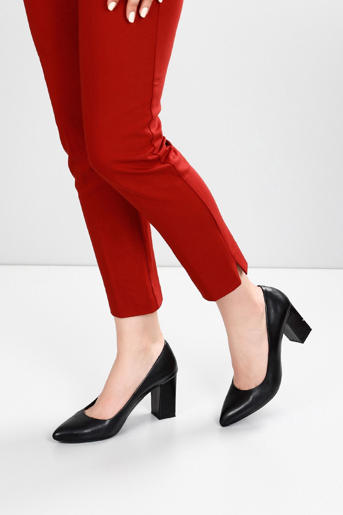 GÖNDERİ(R) Siyah Gön Hakiki Deri Sivri Burun Kalın Yüksek Topuklu Stiletto Kadın Ayakkabı 14007