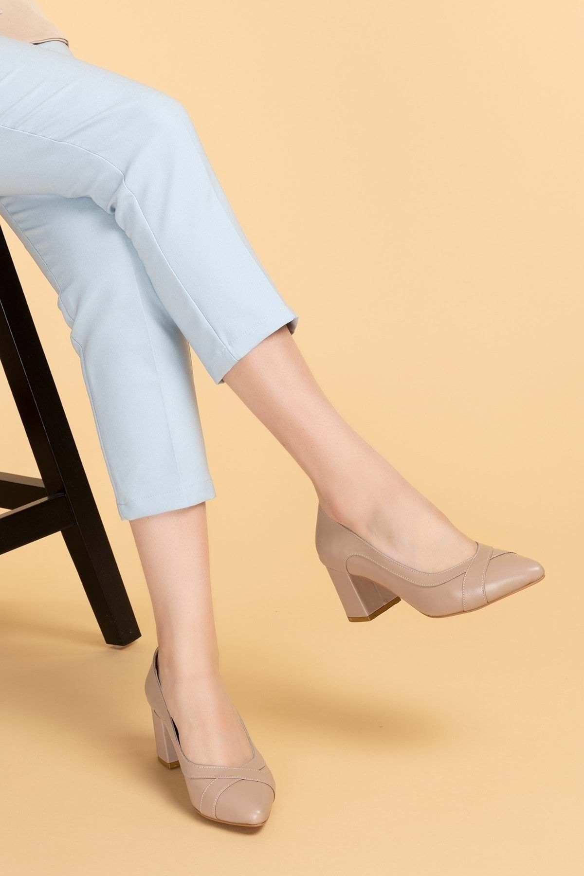 Gondol Kadın Hakiki Deri Rahat Klasik Topuklu Ayakkabı Şhn.722 - Vizon - 41