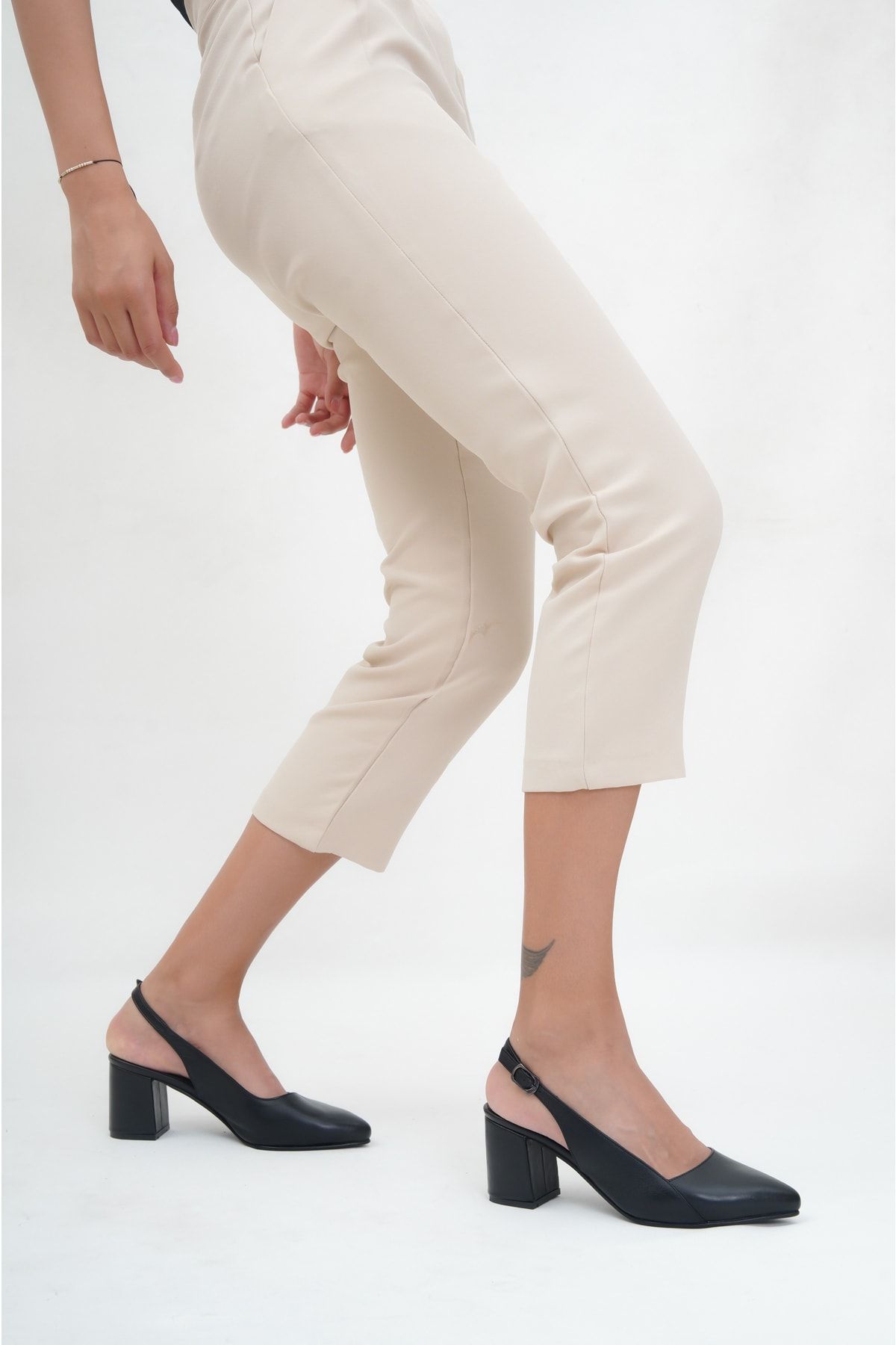 Deripabuc Hakiki Deri Siyah Kadın Topuklu Deri Ayakkabı Shn-0730