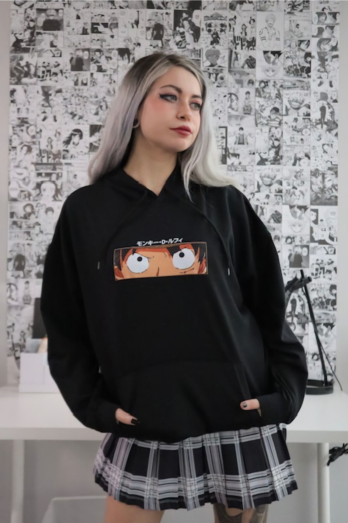 Ef Butik Siyah Kapüşonlu Anime Yazılı One Piece Sweatshirt
