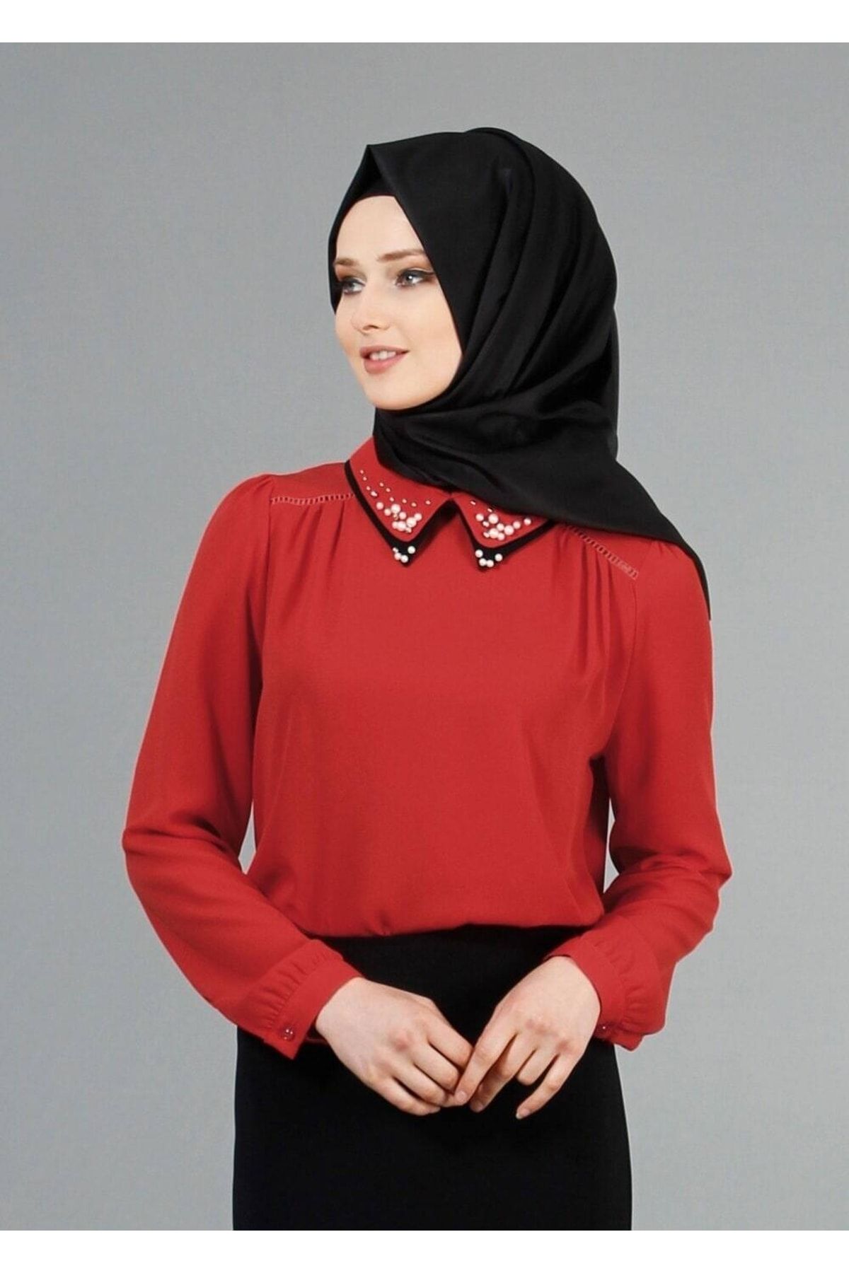 TRENDTESETTÜR Kadın Kırmızı T 3906 Lafaba Yakası Taşlı Bluz