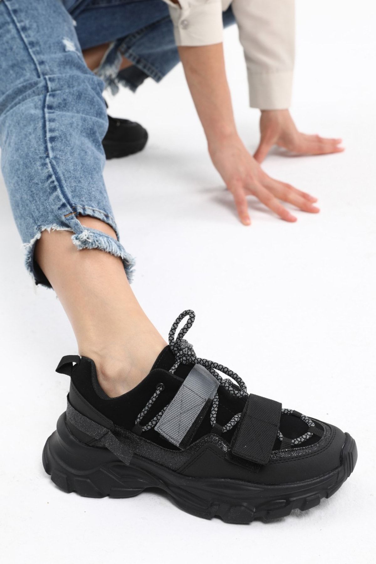 AVA Siyah Kadın Hafif Yürüyüş Sneaker Ayakkabı