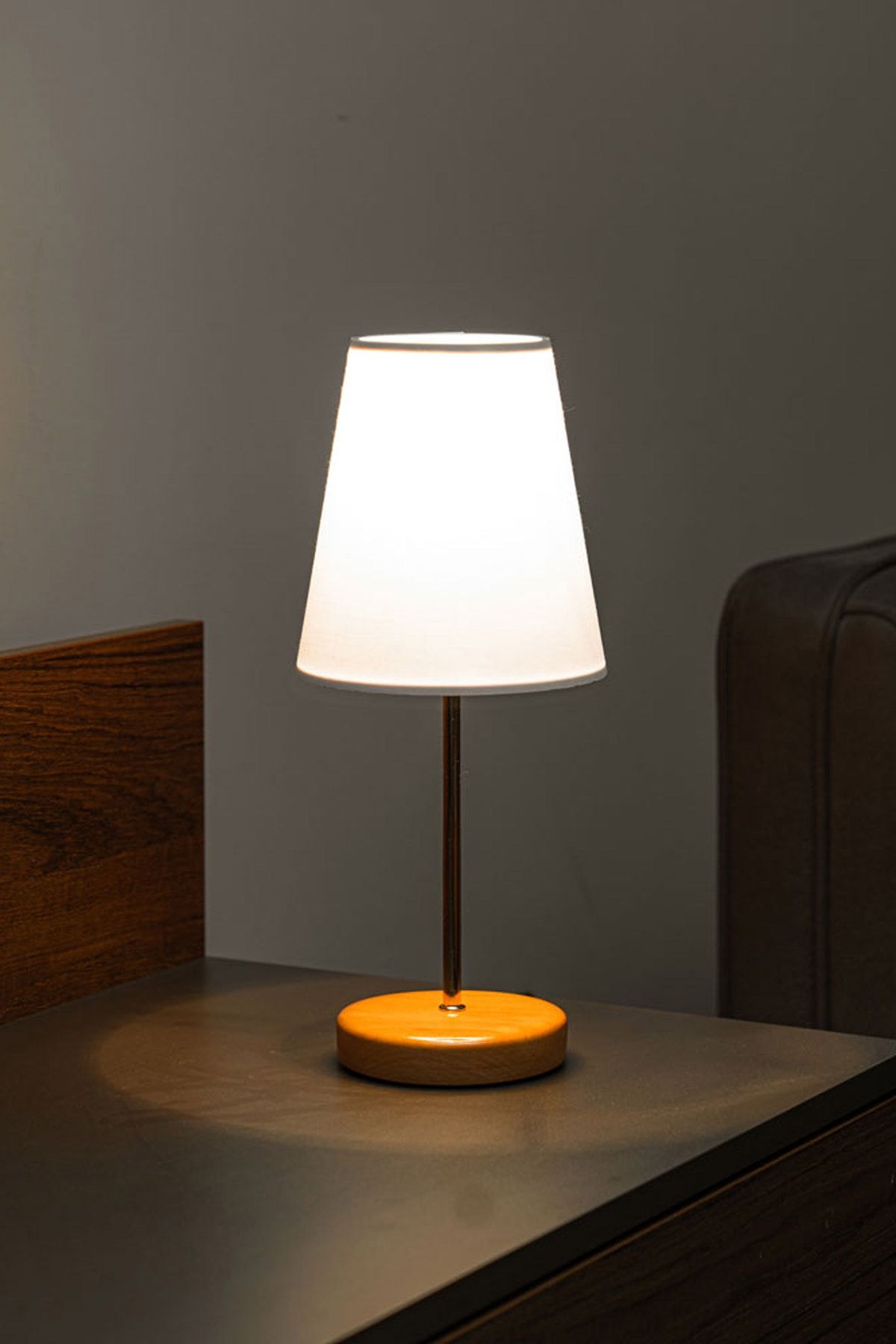 BY-LAMP Masa Lambası Hediye Abajur Lamba Yatak Odası Lambası Gold Gövde Beyaz Şapka Başucu Aydınlatma
