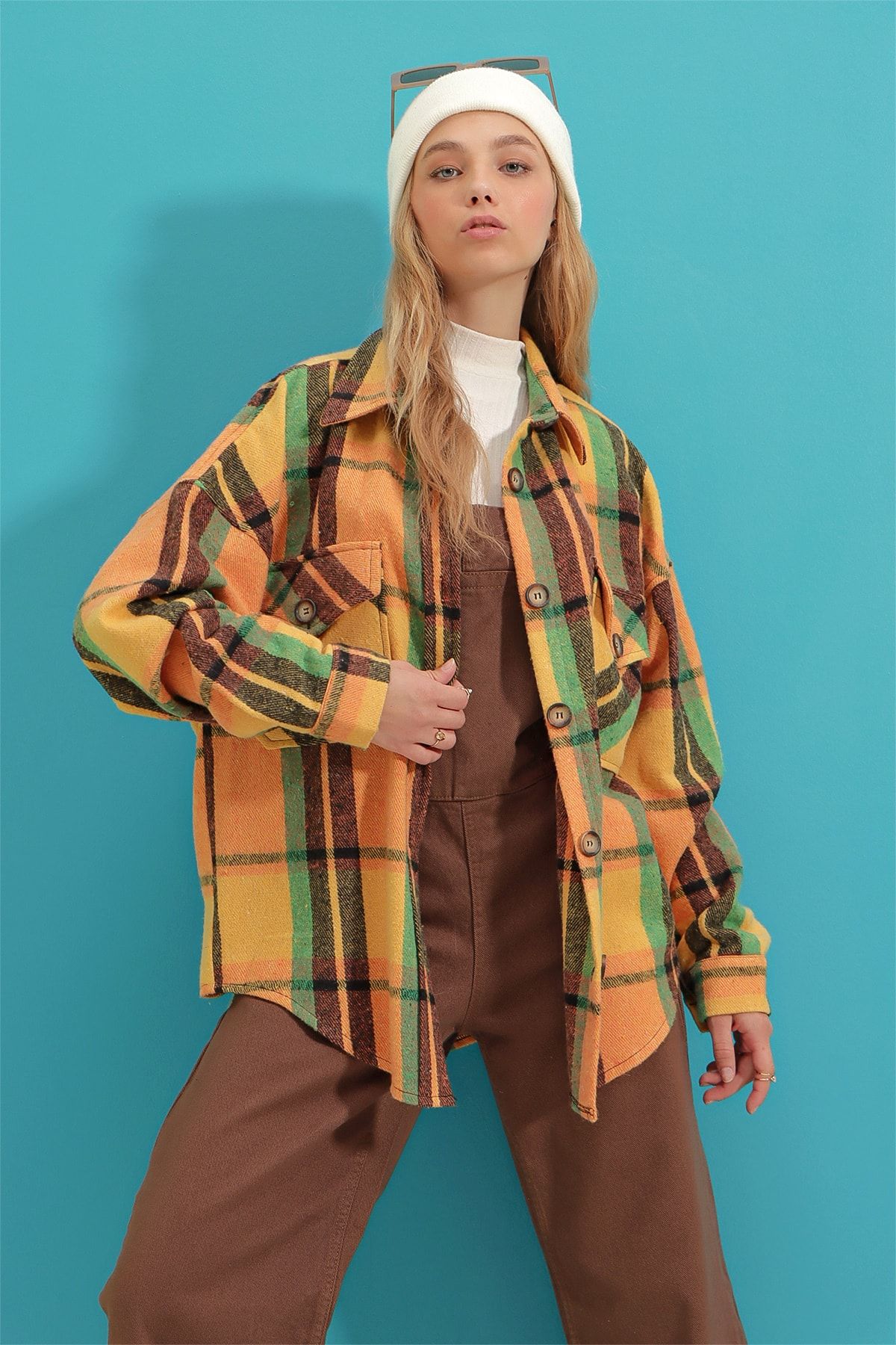 Trend Alaçatı Stili Kadın Safran Sarısı Ekose Desenli Kaşe Pamuklu Oversize Safari Ceket Gömlek ALC-X7142