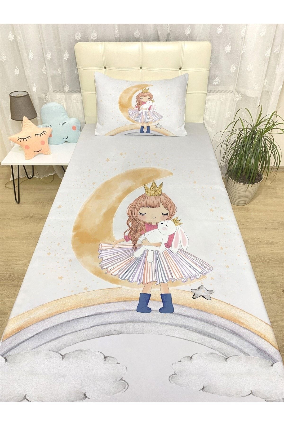 Evpanya Gri Aydaki Tavşanlı Prenses Desenli Yatak Örtüsü Ve Yastık Kılıfı