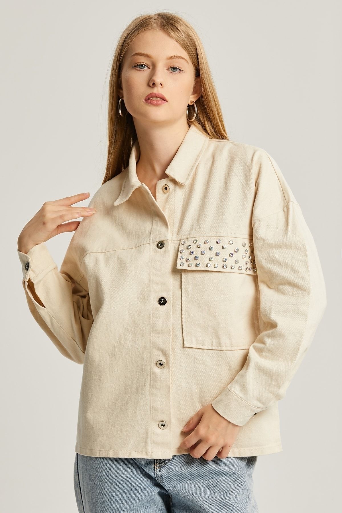MD trend Kadın Bej Taş Detaylı Metal Düğmeli Gabardin Ceket