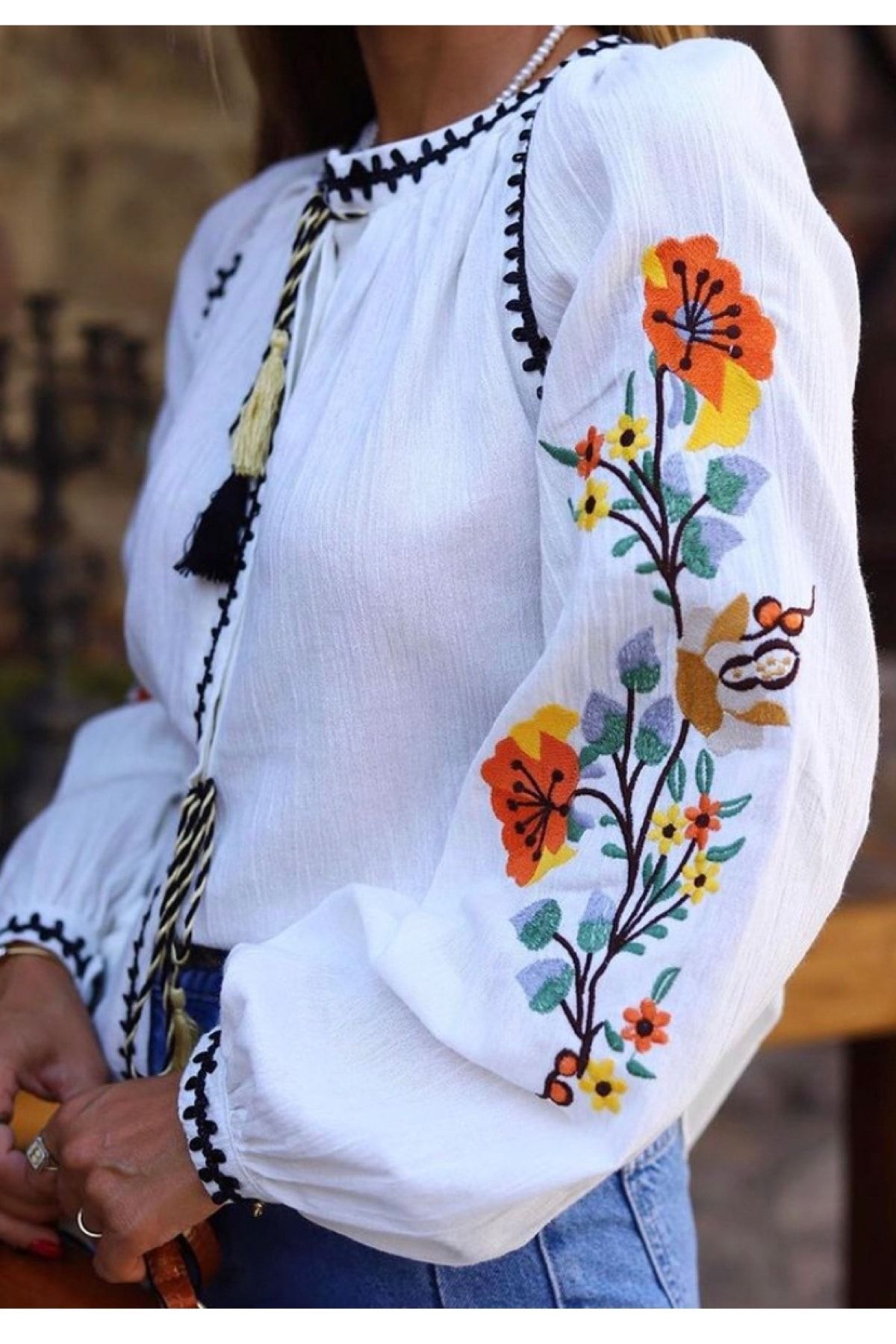 FEMELLE Kadın Beyaz Çiçek Nakışlı İnce Mevsimlik Ceket