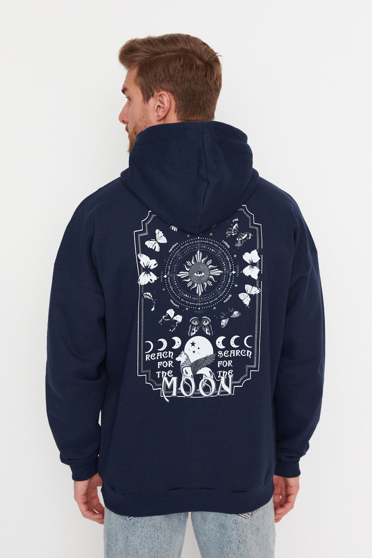 TRENDYOL MAN Lacivert  Oversize/Geniş Kesim Uzay Baskılı İçi Polarlı Pamuklu Sweatshirt TMNAW23SW00344