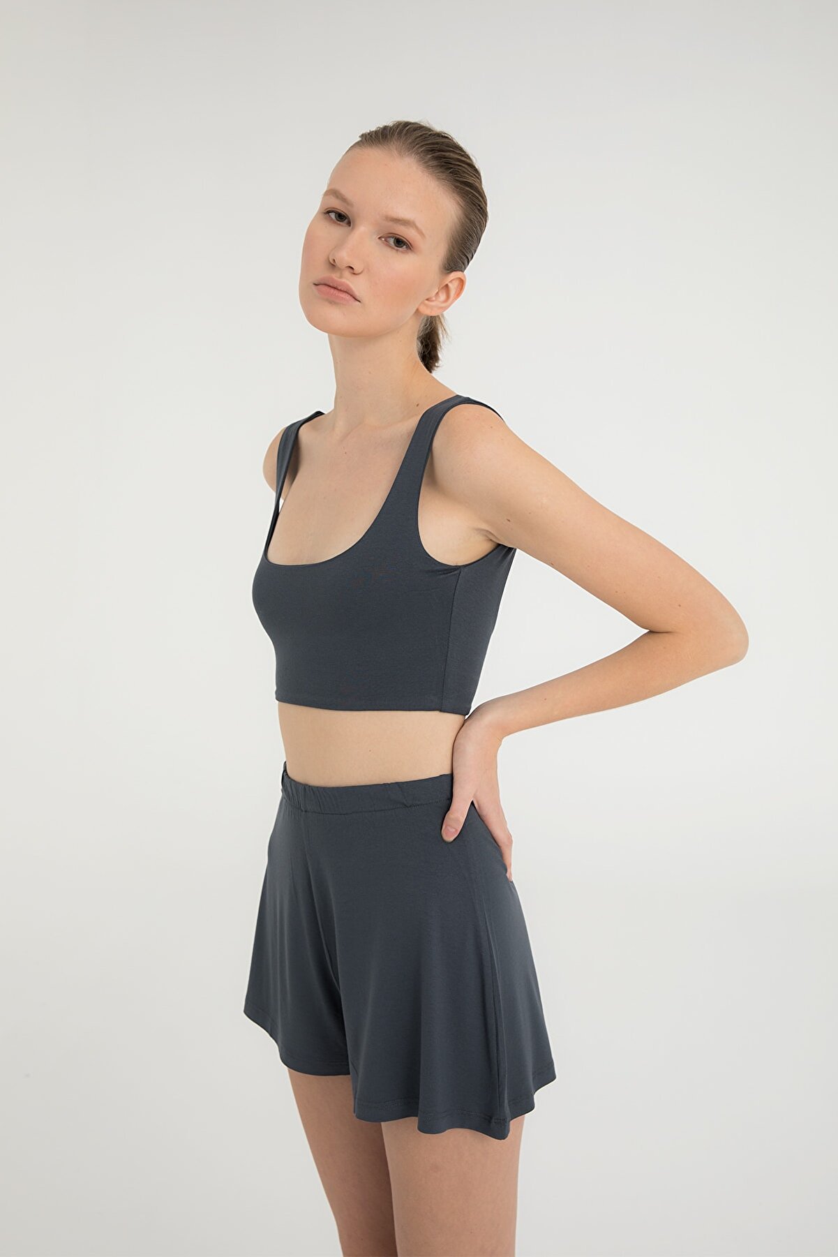 SHEISMONO Ultra Soft Crop Top Füme Fiyatı, Yorumları Trendyol