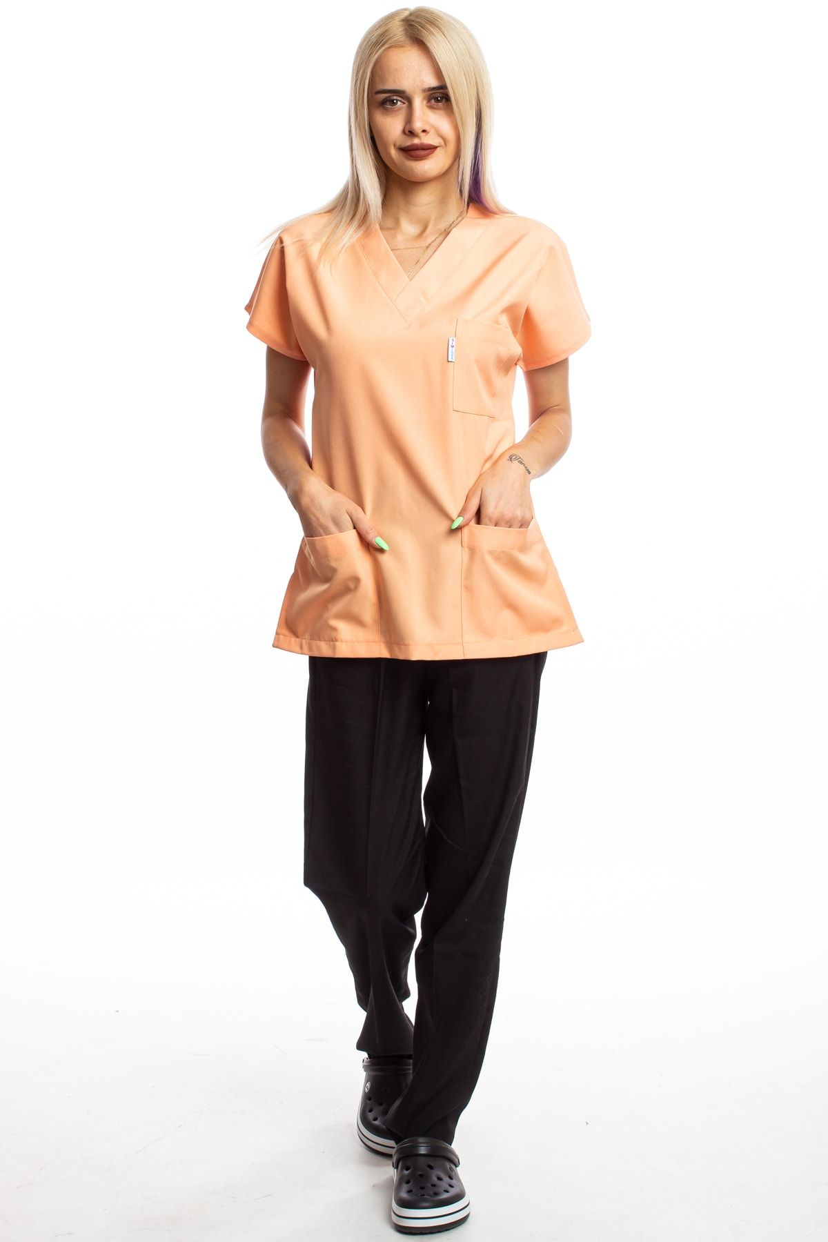 Simirna Üniforma Cerrahi Doktor Hemşire Forması Kavuniçi Üst Siyah Alt Scrubs Takım