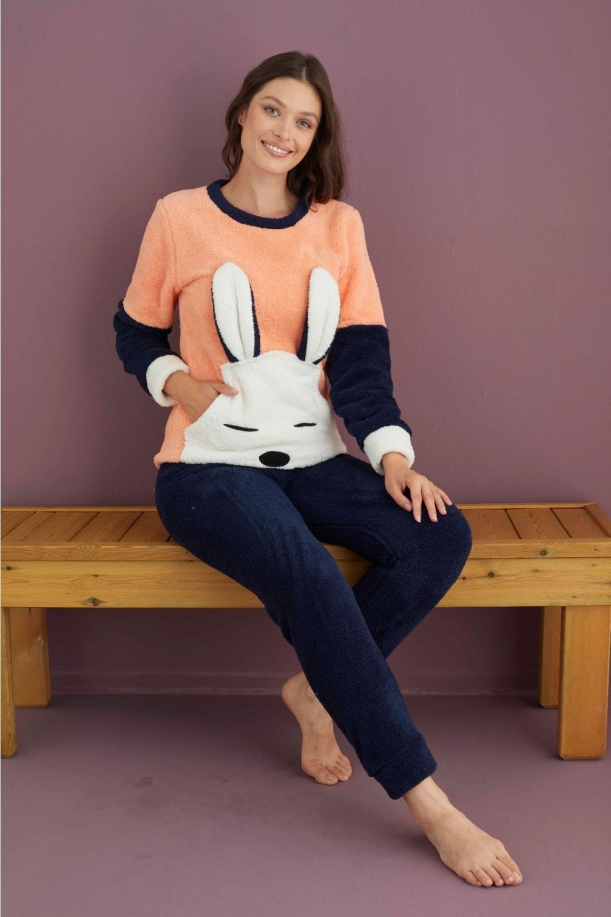 Vocal Tavşan Desenli Cepli Kadın Peluş Örme Pijama Takımı