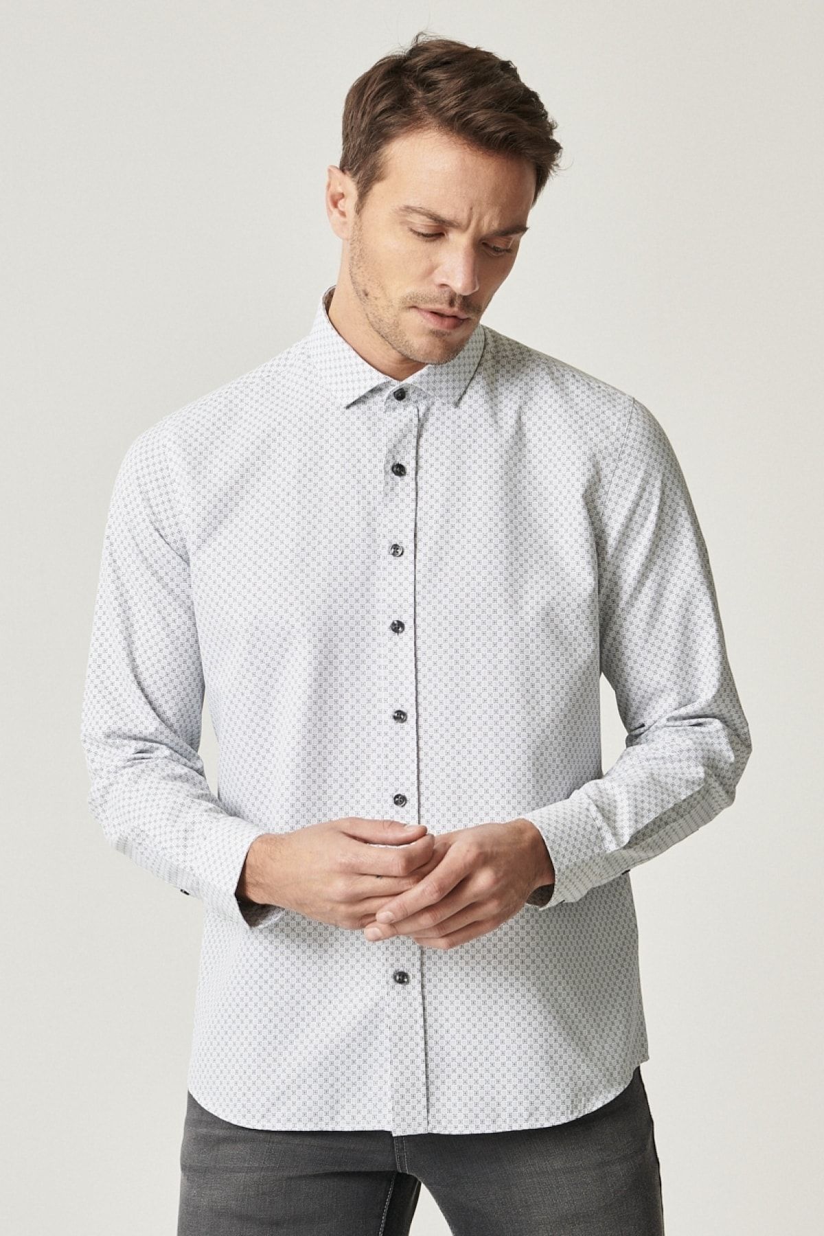 AC&Co / Altınyıldız Classics Erkek Beyaz-haki Tailored Slim Fit Dar Kesim Italyan Yaka Baskılı Gömlek