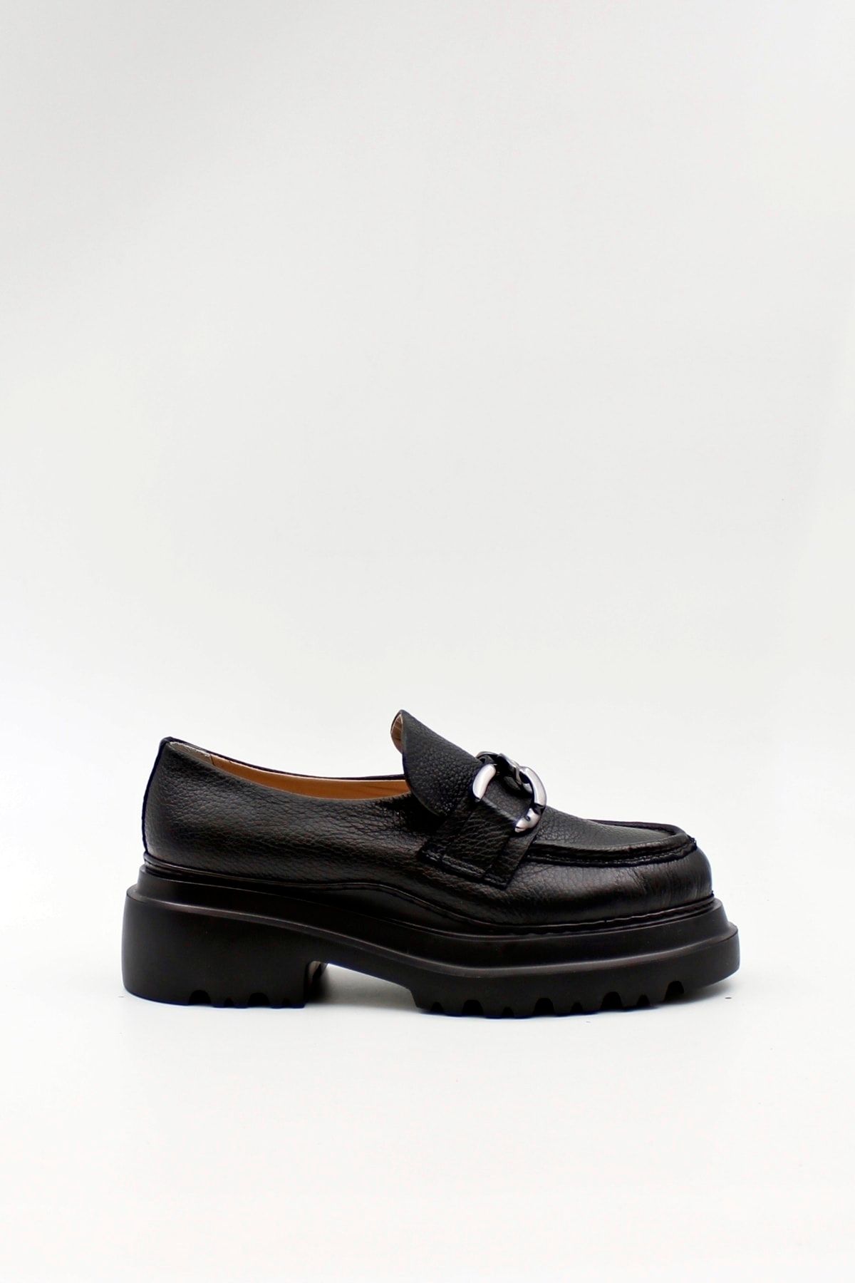 West To West Kadın Hakiki Deri Siyah Zincirli Kalın Kabanlı Loafer Ayakkabı