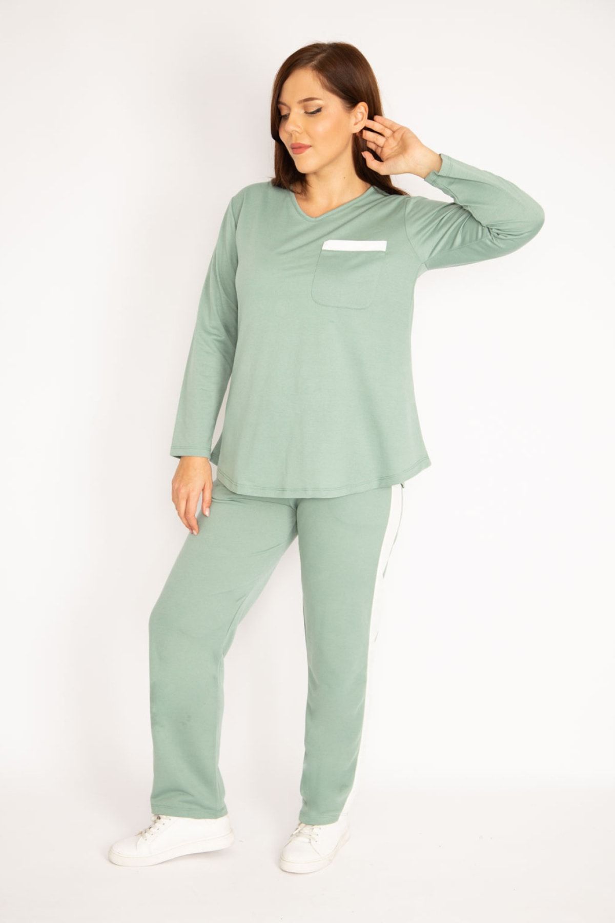 Şans Kadın Büyük Beden Yeşil V Yakallı Bluz Pantolon Takım 65n34658