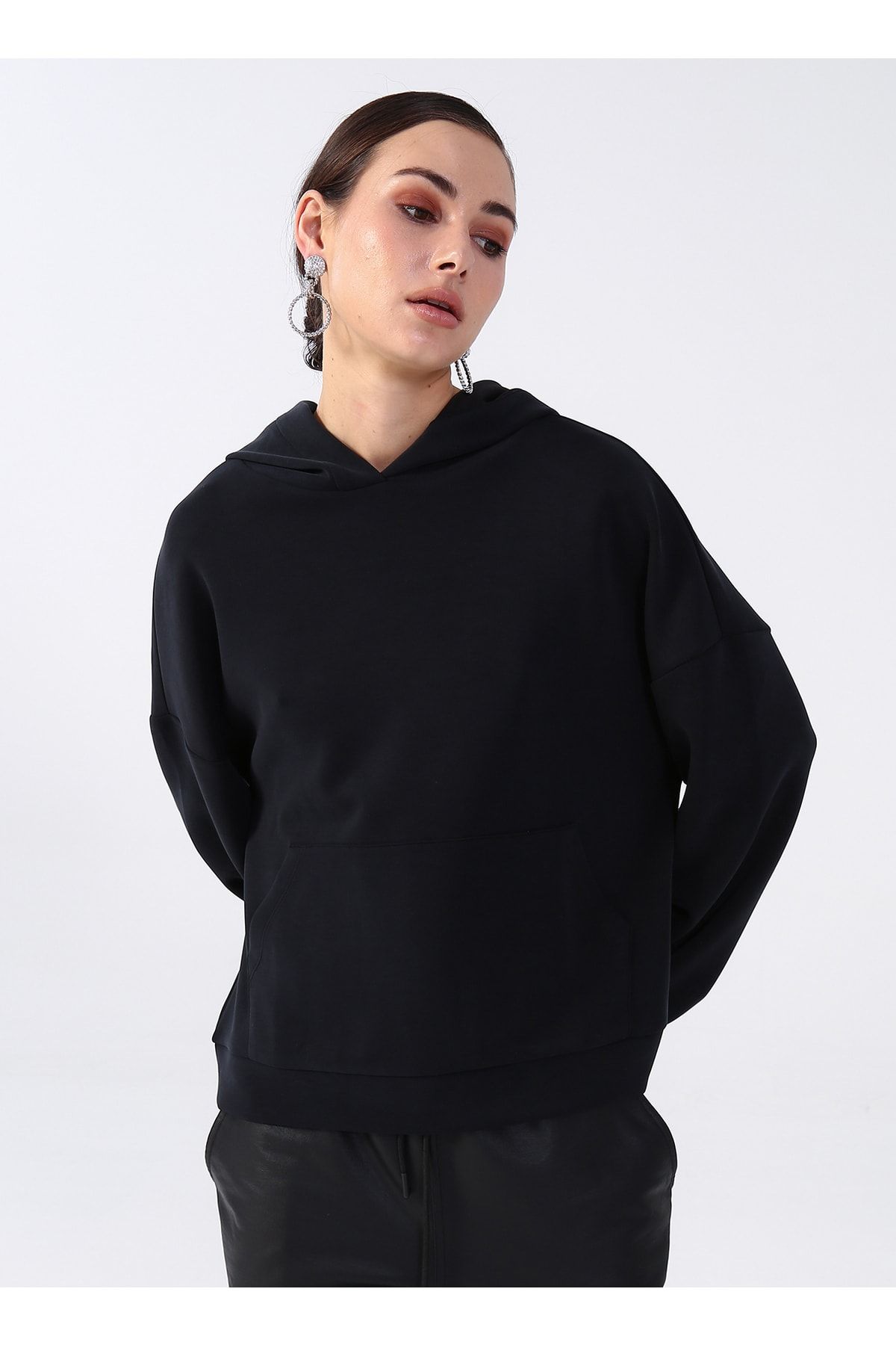 Black on Black Kapüşon Yaka Düz Siyah Kadın Sweatshırt K-elda