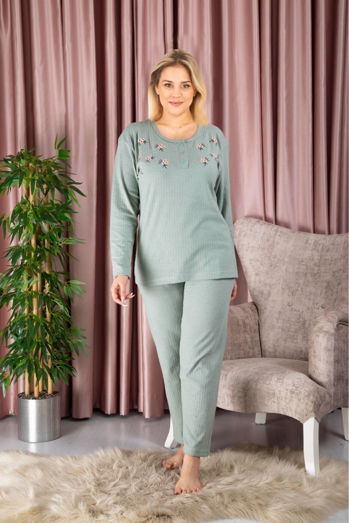 Meba Kadın Kışlık Uzun Kol Çiçek Desenli Büyük Beden Yeşil Pijama Takımı