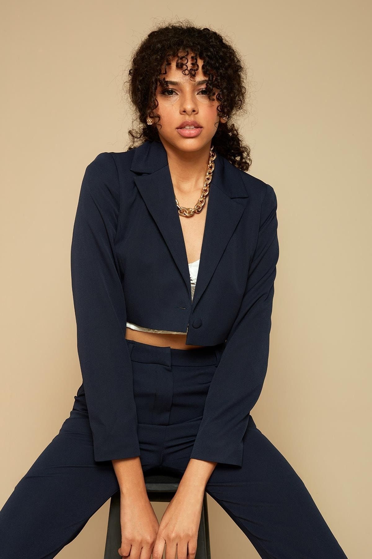 Select Moda Kadın Lacivert Tek Düğme Kapamalı Crop Blazer Ceket
