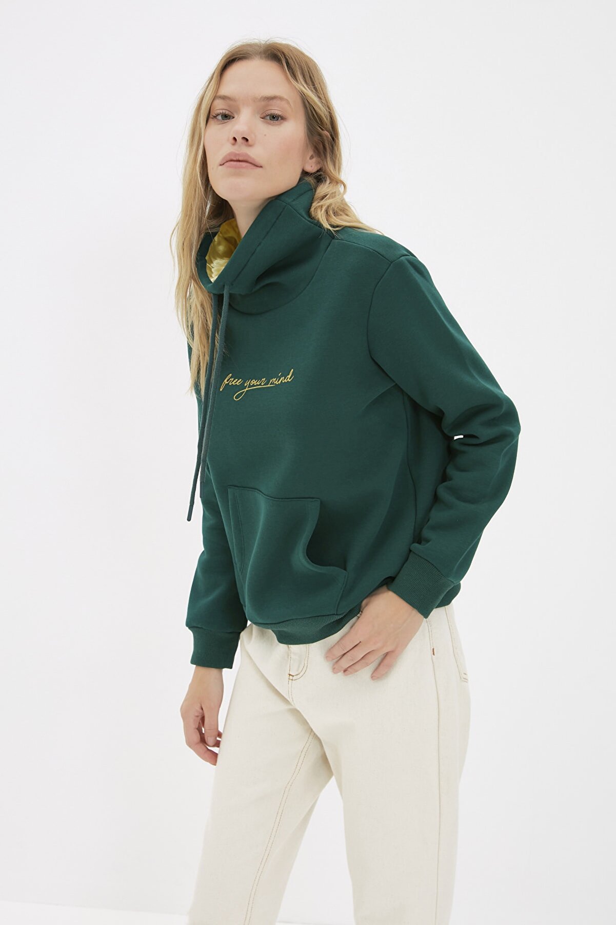 TRENDYOLMİLLA Zümrüt Yeşili Kalın İçi Polarlı Örme Sweatshirt TWOAW22SW1998