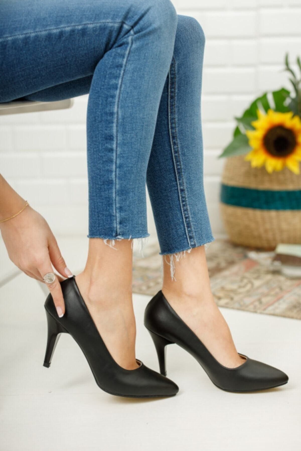 Nirvana ayakkabı Kadın Siyah Cilt Ince Topuklu Ayakkabı