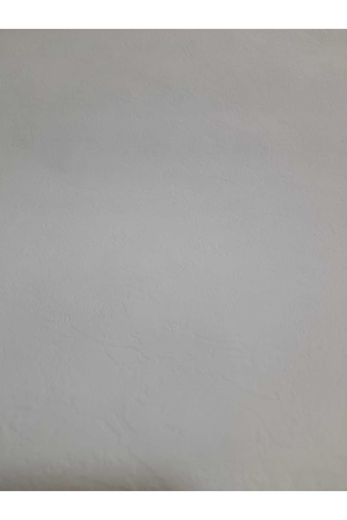 oskar Hafif Kabartmalı Kendinden Desenli Beyaz Duvar Kağıdı 5m2