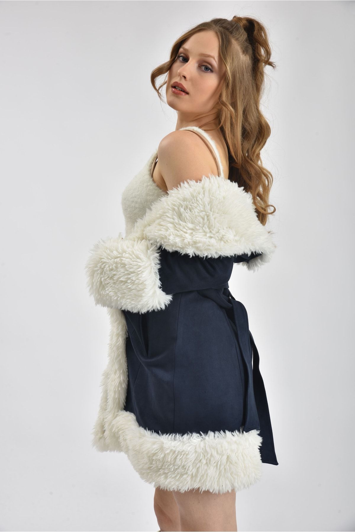 Xtreme Fashion Kadın Mavi Peluş Beyaz Detaylı Kemerli Scuba Süet Mont