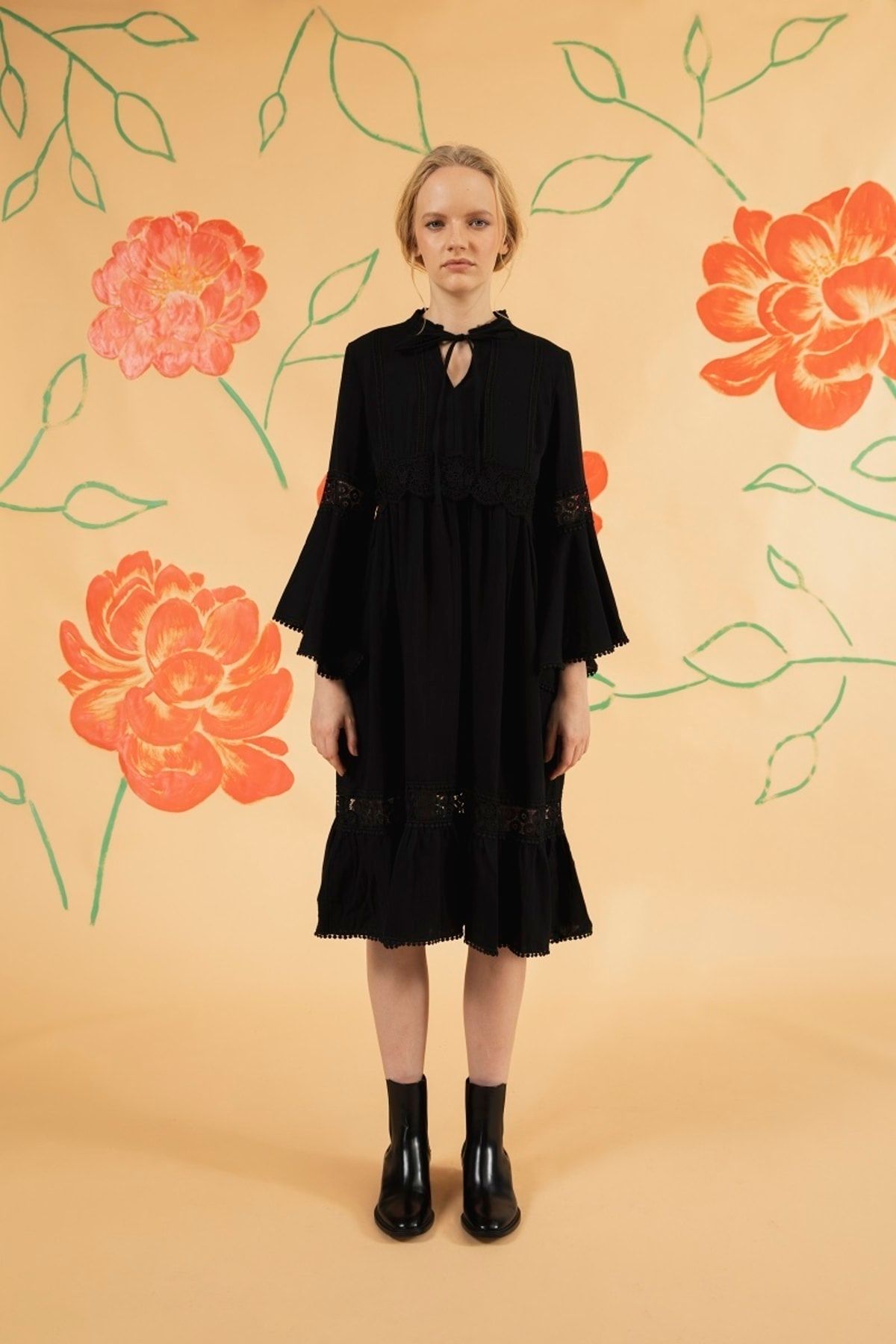 By Mare Style Güpür Detaylı Saf Organik Pamuk Diz Altı Siyah Elbise Valerıe Dress