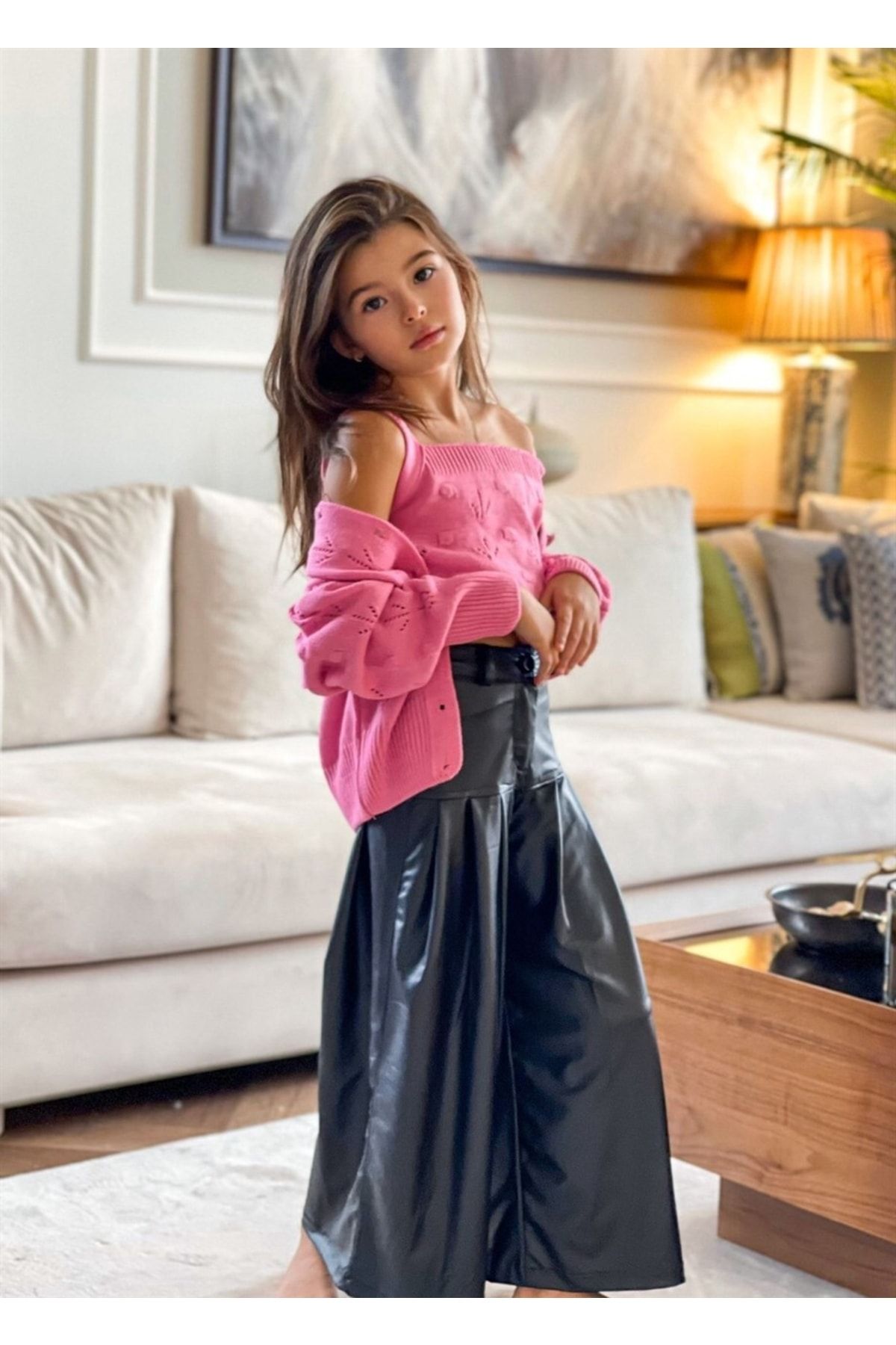 Hilal Akıncı Kids Kız Çocuk Düğmeli Hırka Triko Crop Deri Geniş Paça Pantolon 3'lü Takım