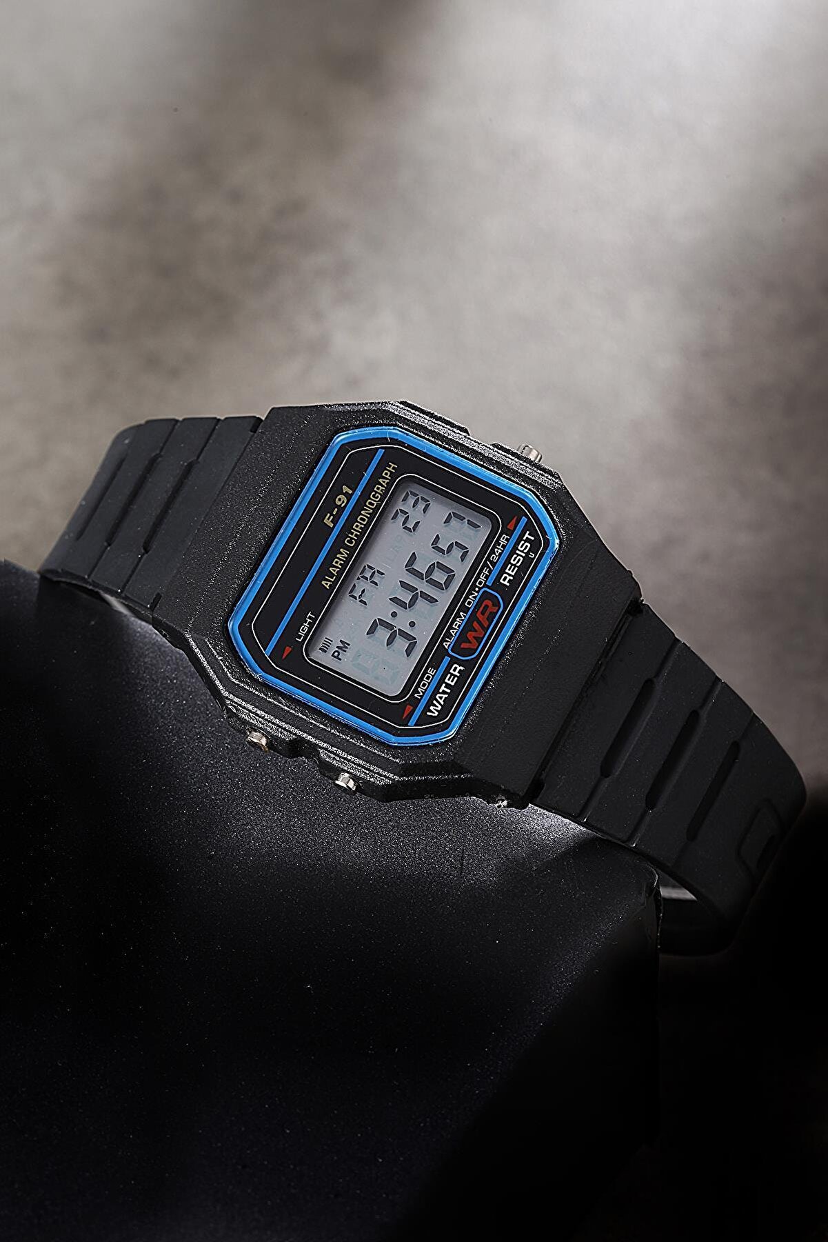 Newera Watch Retro Style Silikon Kordon Dijital Kol Saati Usr410051