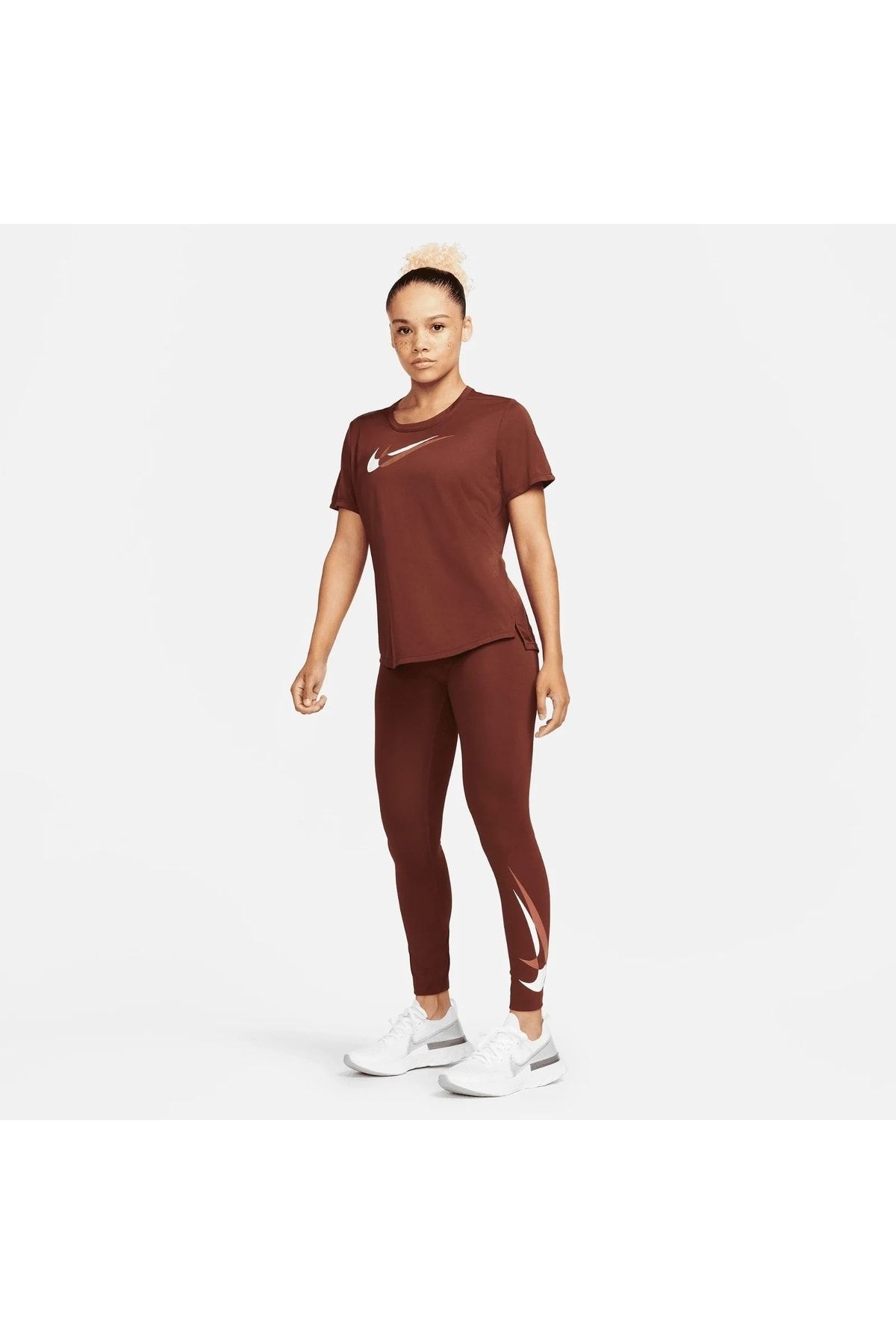Nike Dri-fıt Swoosh Run Kadın Kahverengi T-shirt