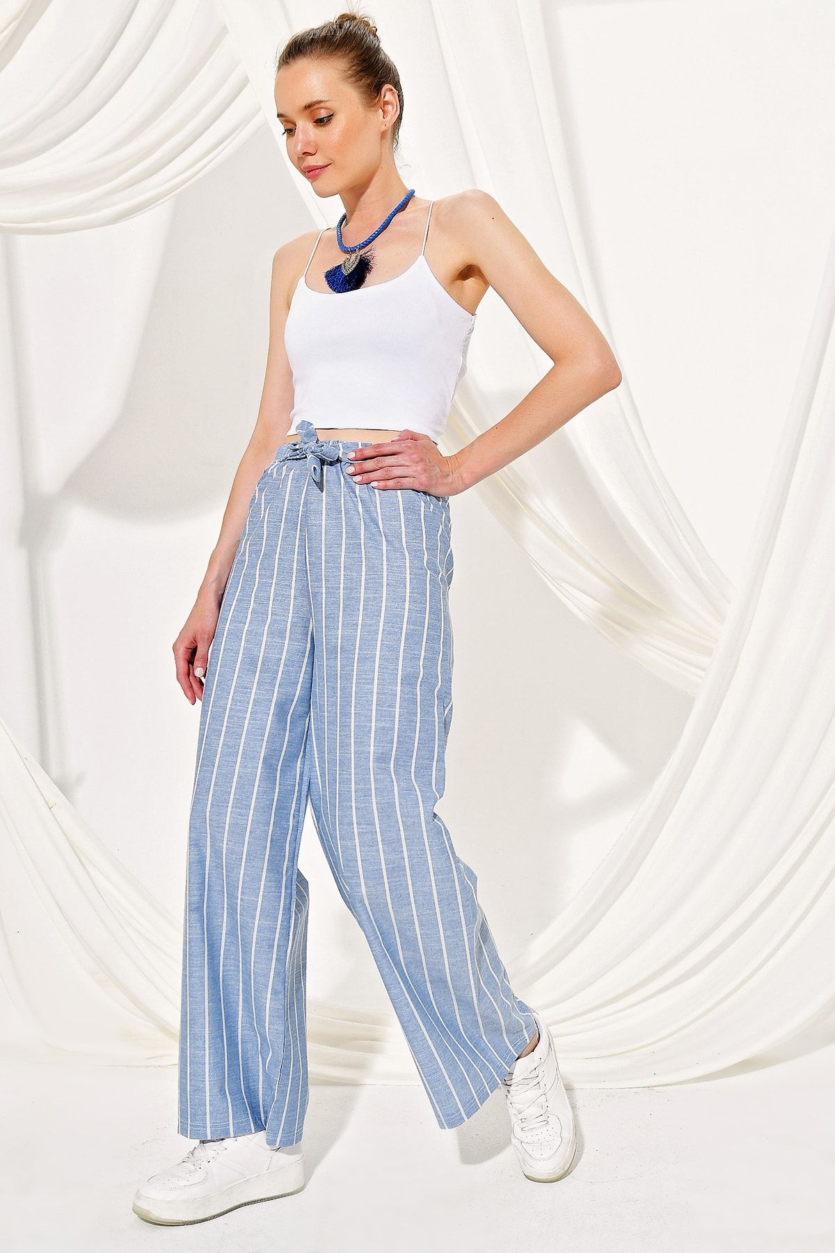 Trend Alaçatı Stili Kadın Mavi Bol Paça Çizgili Viscon Pantolon ALC-X4362