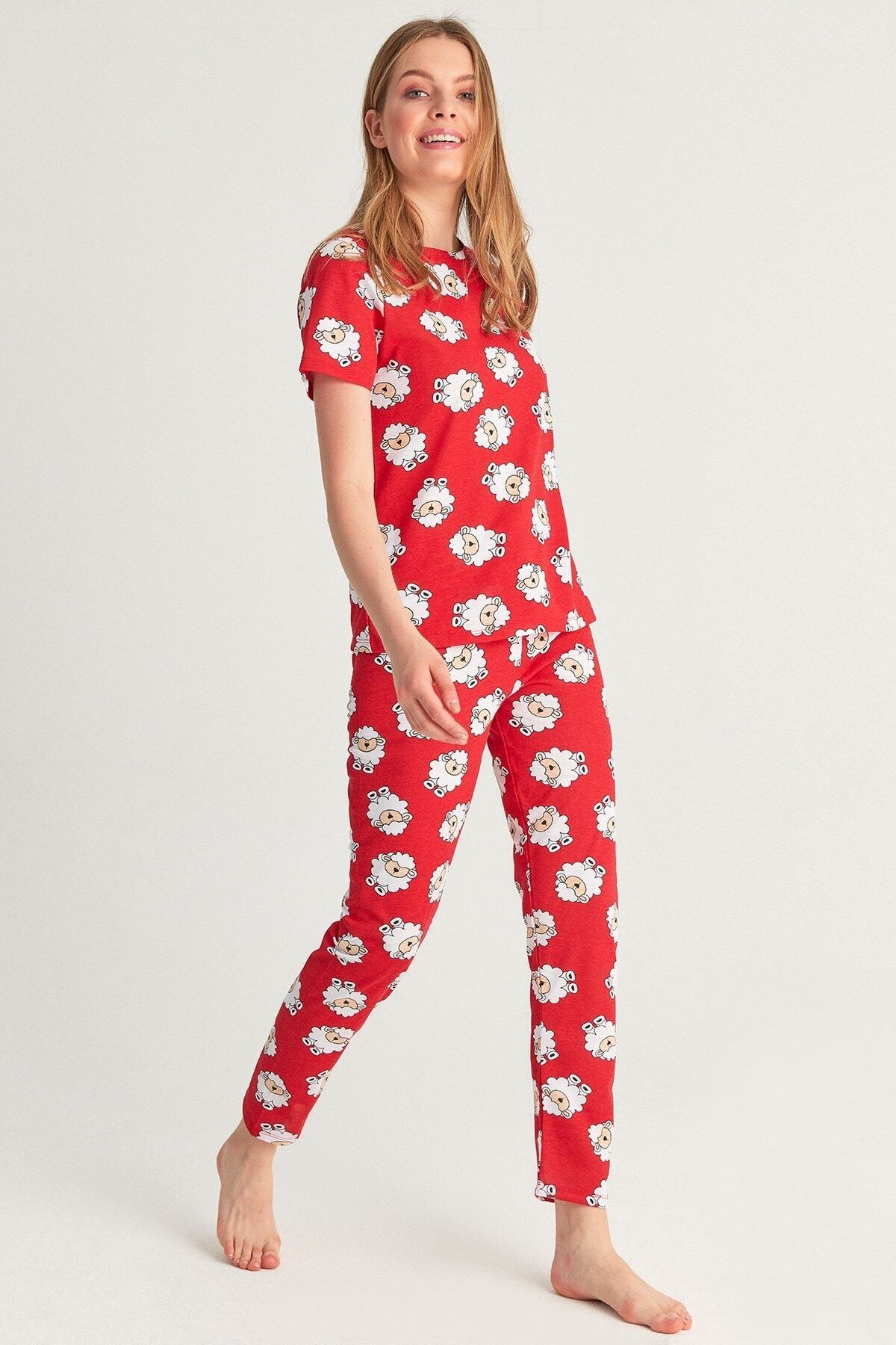 Fullamoda Kadın Kuzu Desenli Kırmızı Pijama Takımı