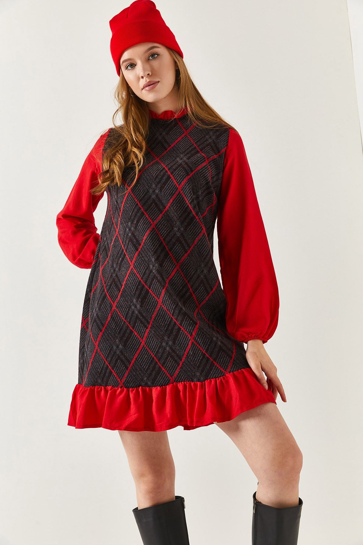 armonika Kadın Kırmızı Yakası Ve Altı Fırfırlı Desenli Elbise ARM-21K001041