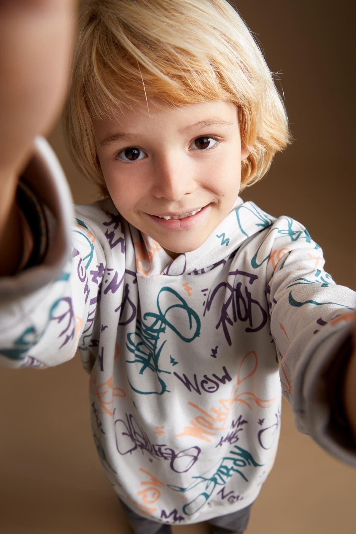 Defacto Erkek Çocuk Oversize Fit Kapüşonlu Desenli Sweatshirt