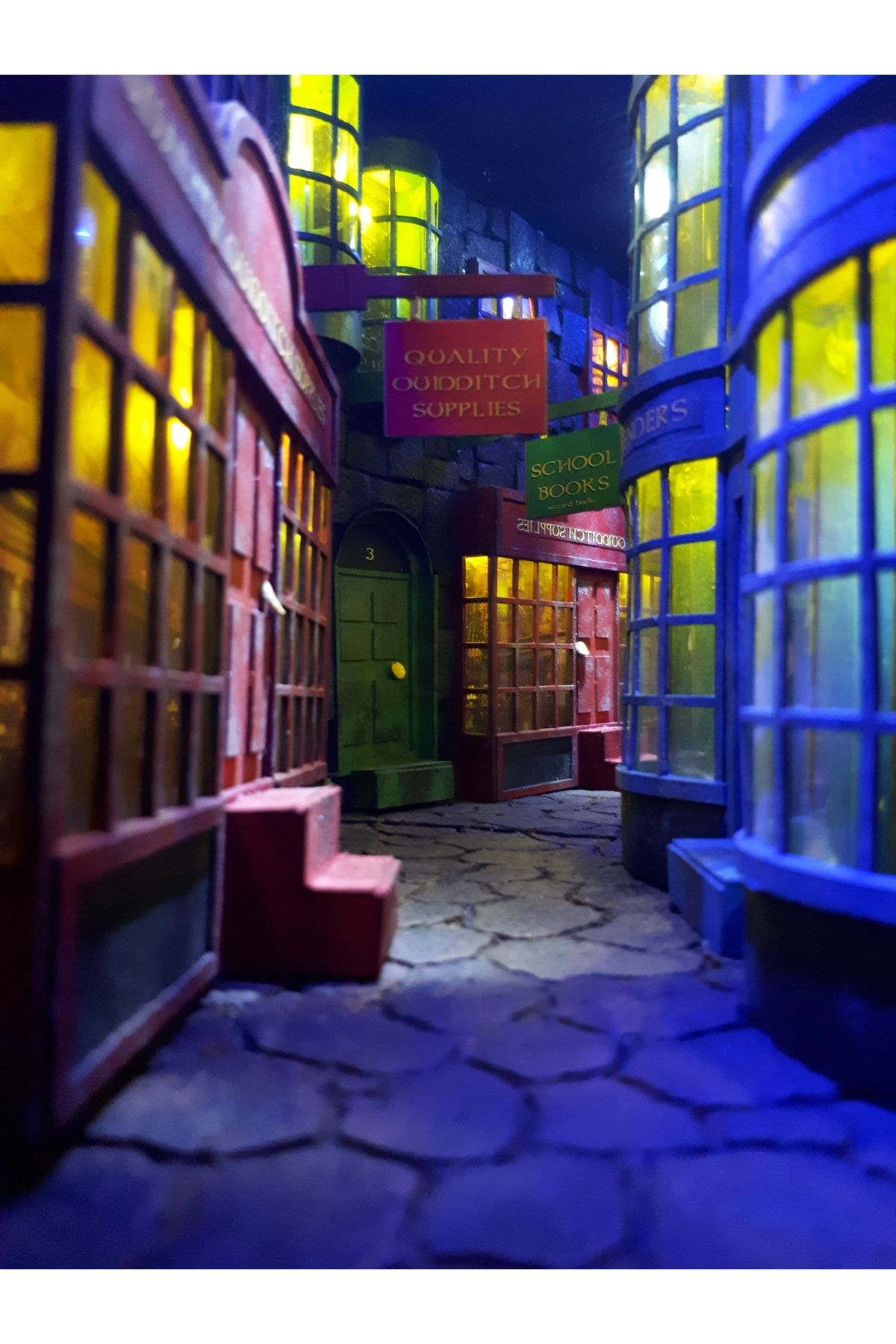 bmoon art&gift Harry Potter Diagon Alley El Yapımı Book Nook Kitaplık Süsü Ve Kitap Tutucu