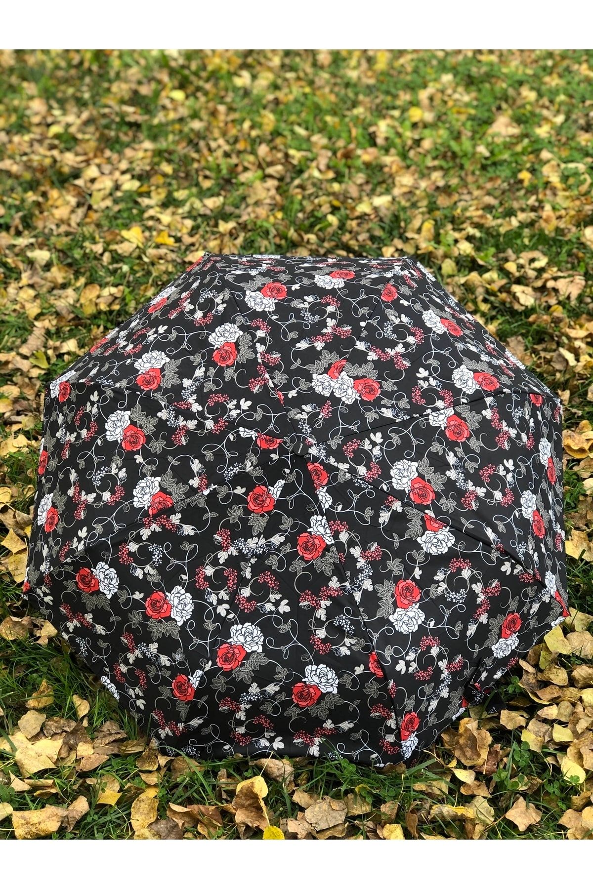 Rainwalker Rüzgarda Kırılmayan Tam Otomatik Kırmızı Beyaz Gül Desenli Siyah Kadın Şemsiye