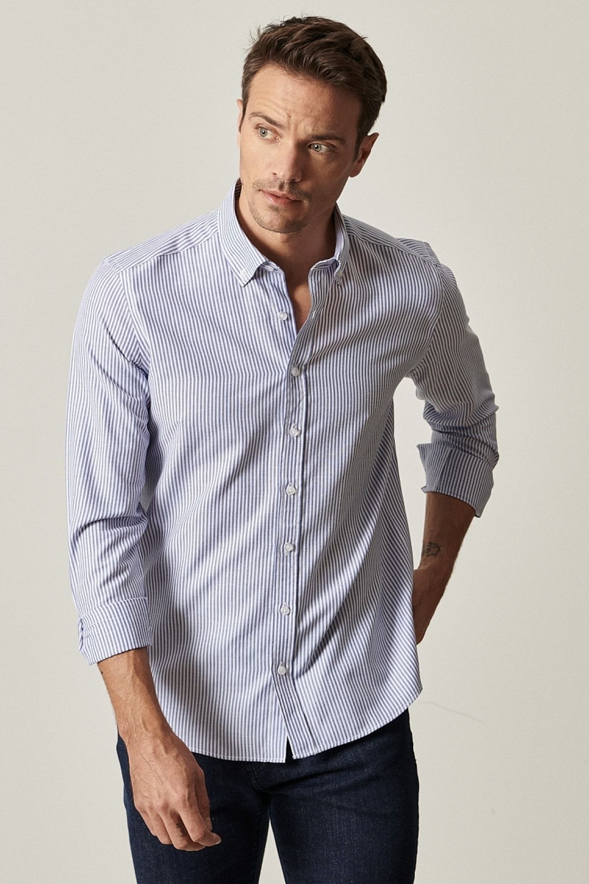 AC&Co / Altınyıldız Classics Erkek Mavi Tailored Slim Fit Dar Kesim Çizgili Düğmeli Yaka Gömlek